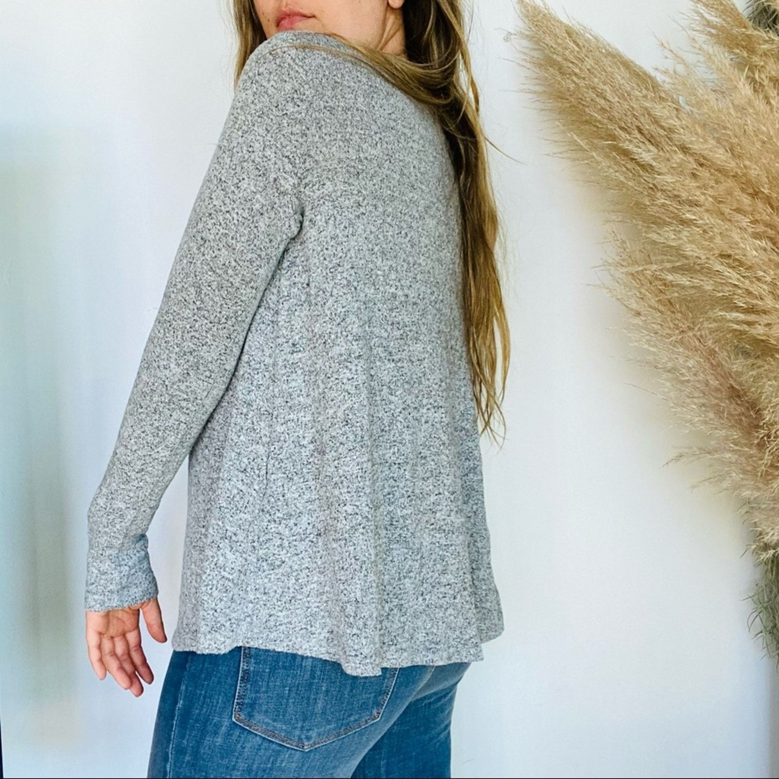 Forever 21 FOREVER 21 Gray Grey White Woven Sweater Knit Top Shirt Size M / US 6-8 / IT 42-44 - 3 Thumbnail