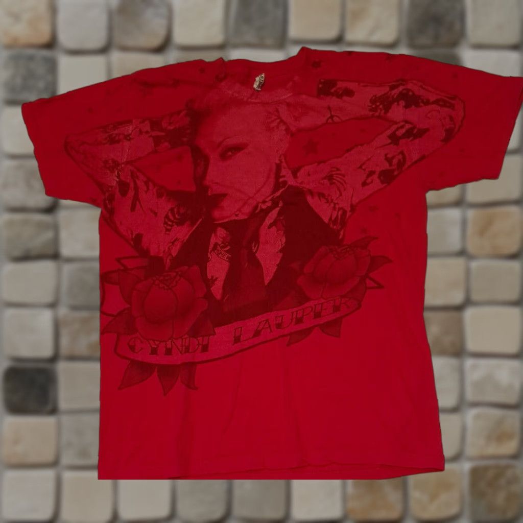 Vintage VINTAGE Cyndi Lauper Rock T-Shirt Red Medium Alstyle Size M / US 6-8 / IT 42-44 - 1 Thumbnail