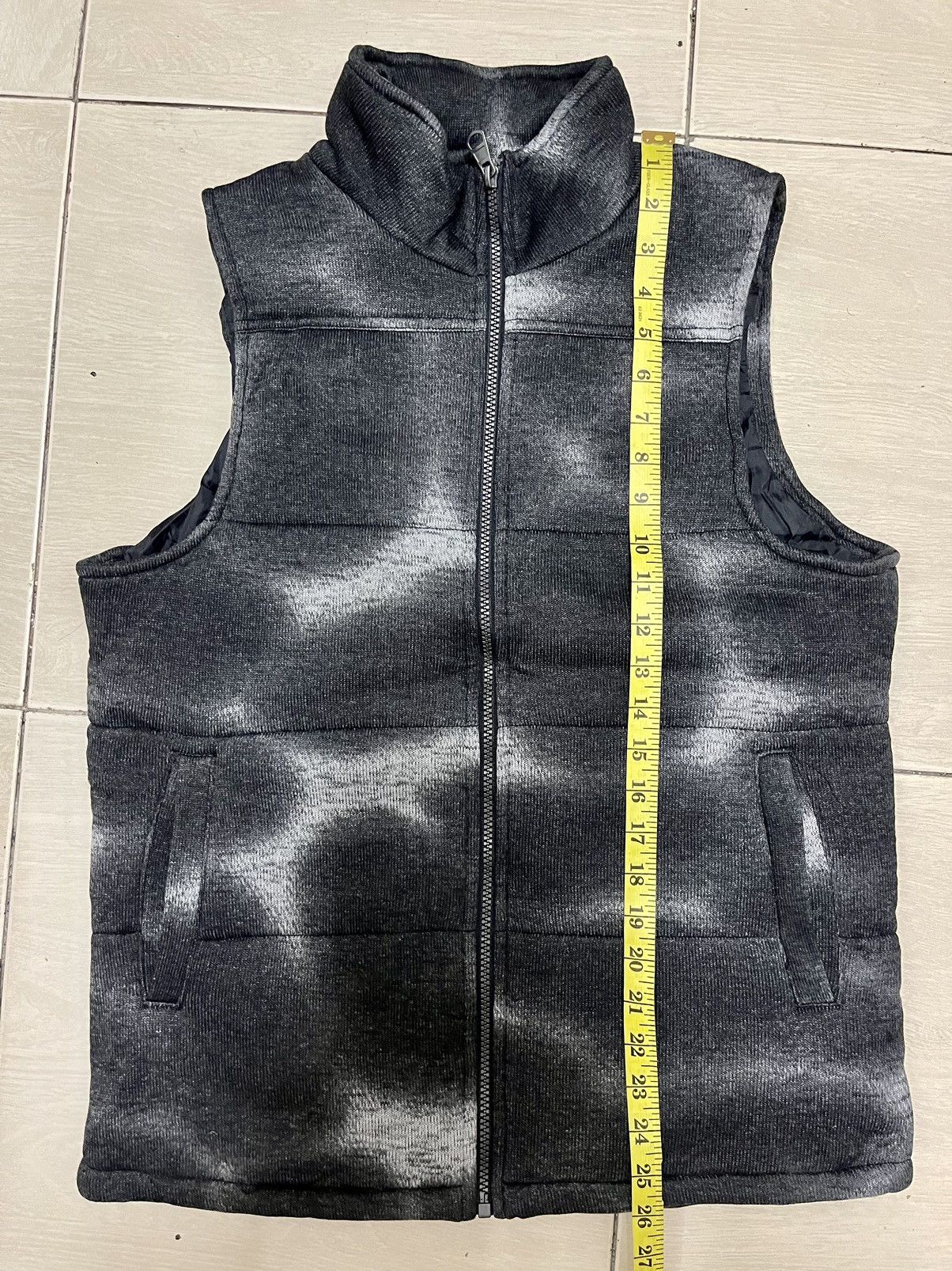 In The Attic × Japanese Brand 🔥🔥 rare In the attic sleveless down jacket Vest Size US L / EU 52-54 / 3 - 8 Thumbnail