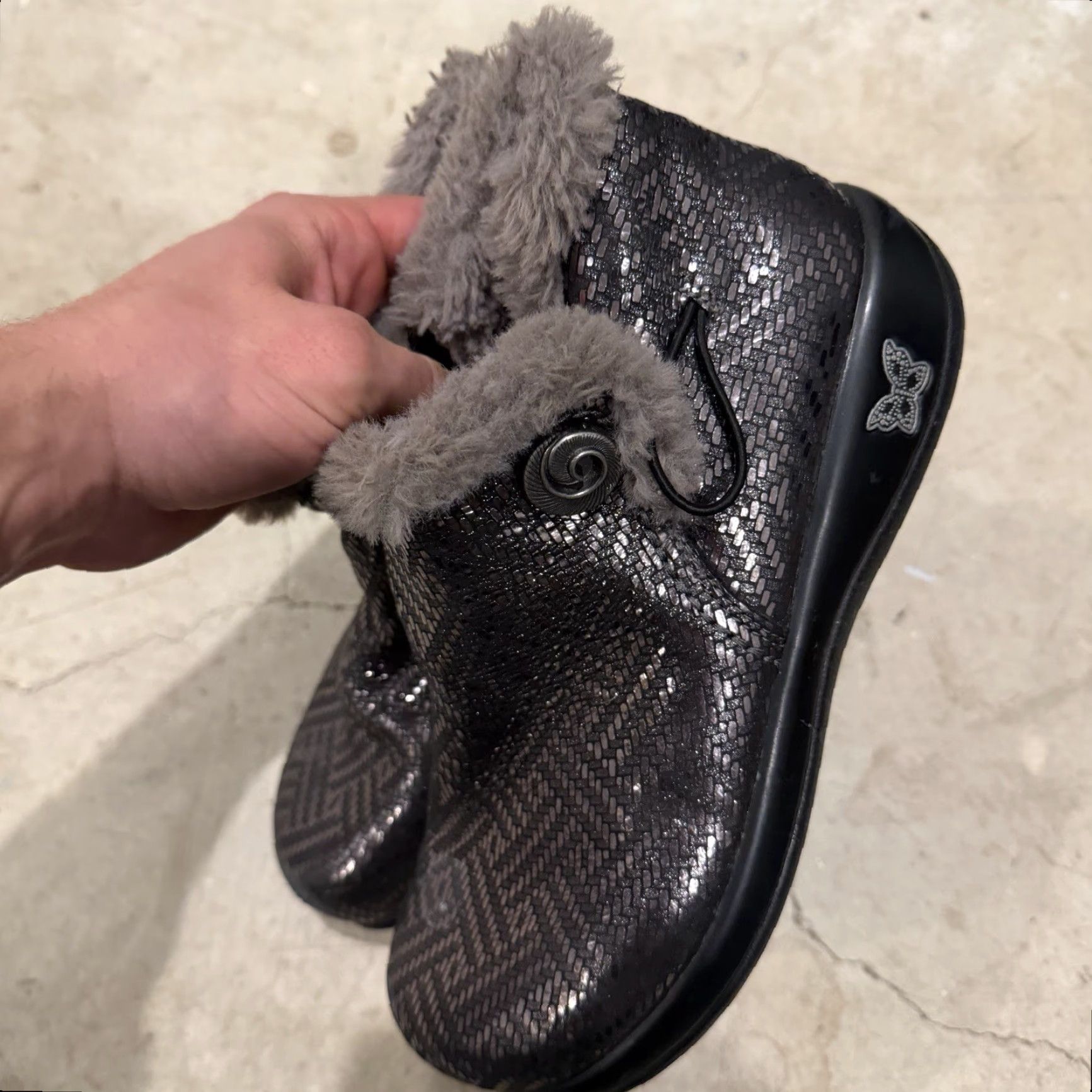 Vintage ALEGRIA Meri Pewter Dazzler Lined Ankle Boots Women 7.5 38 Pewter Leather Faux Fur Flat Heel Mer-532 MS Casual Travel Size US 8 / IT 38 - 6 Thumbnail