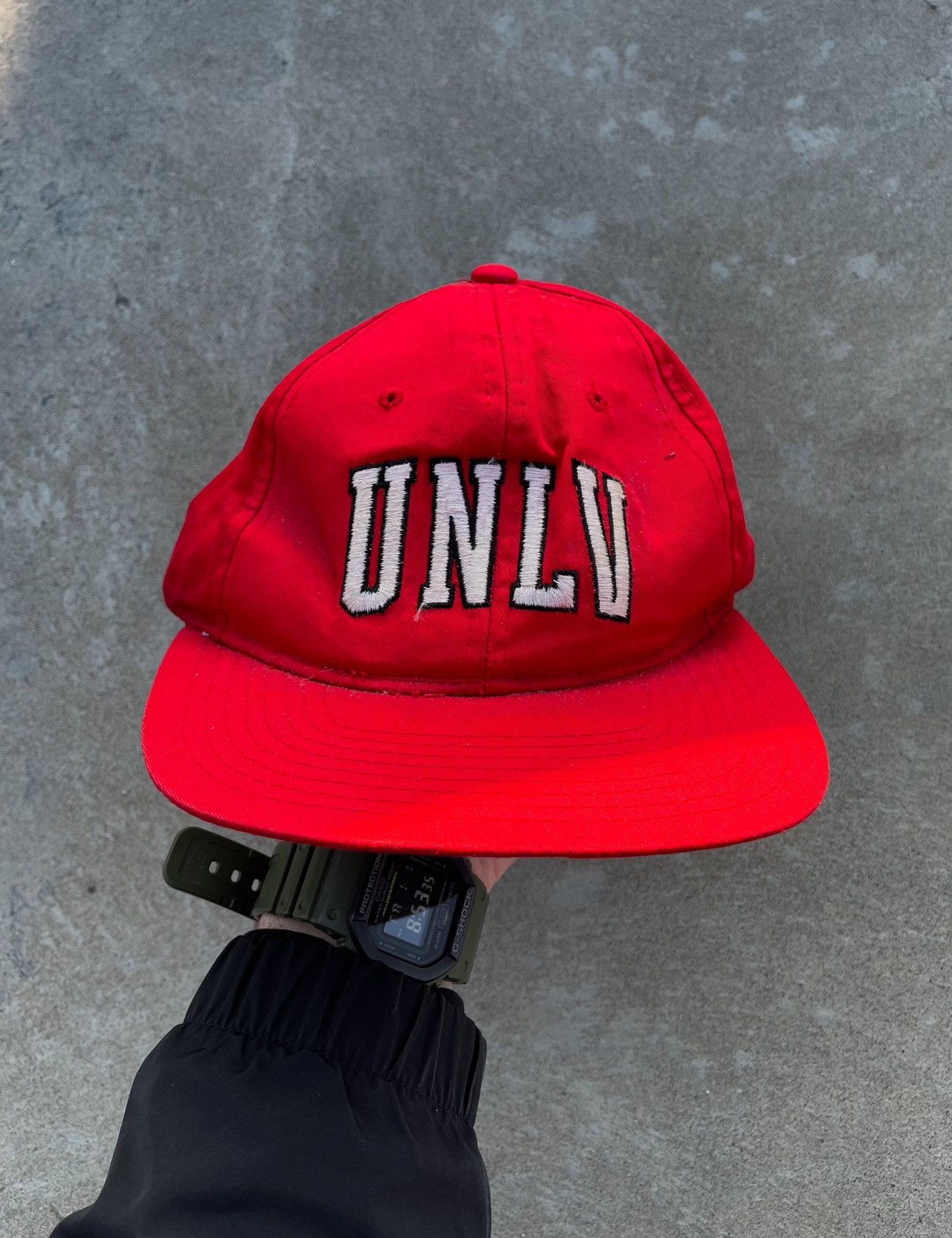 NBA × Starter × Vintage Vintage 90s UNLV Starter Runnin Rebels SnapBack HAT Size ONE SIZE - 1 Thumbnail