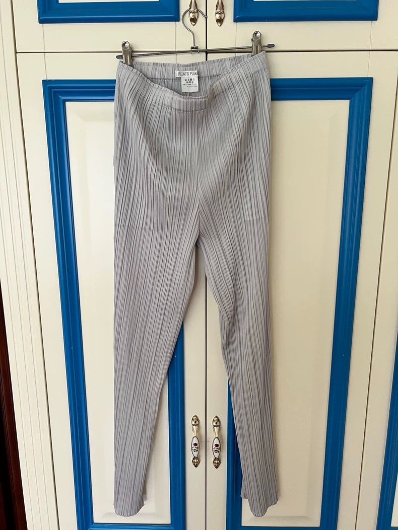Issey Miyake Issey Miyake size:4 Silver-gray pleated pants Size 42" / US 20 - 2 Thumbnail