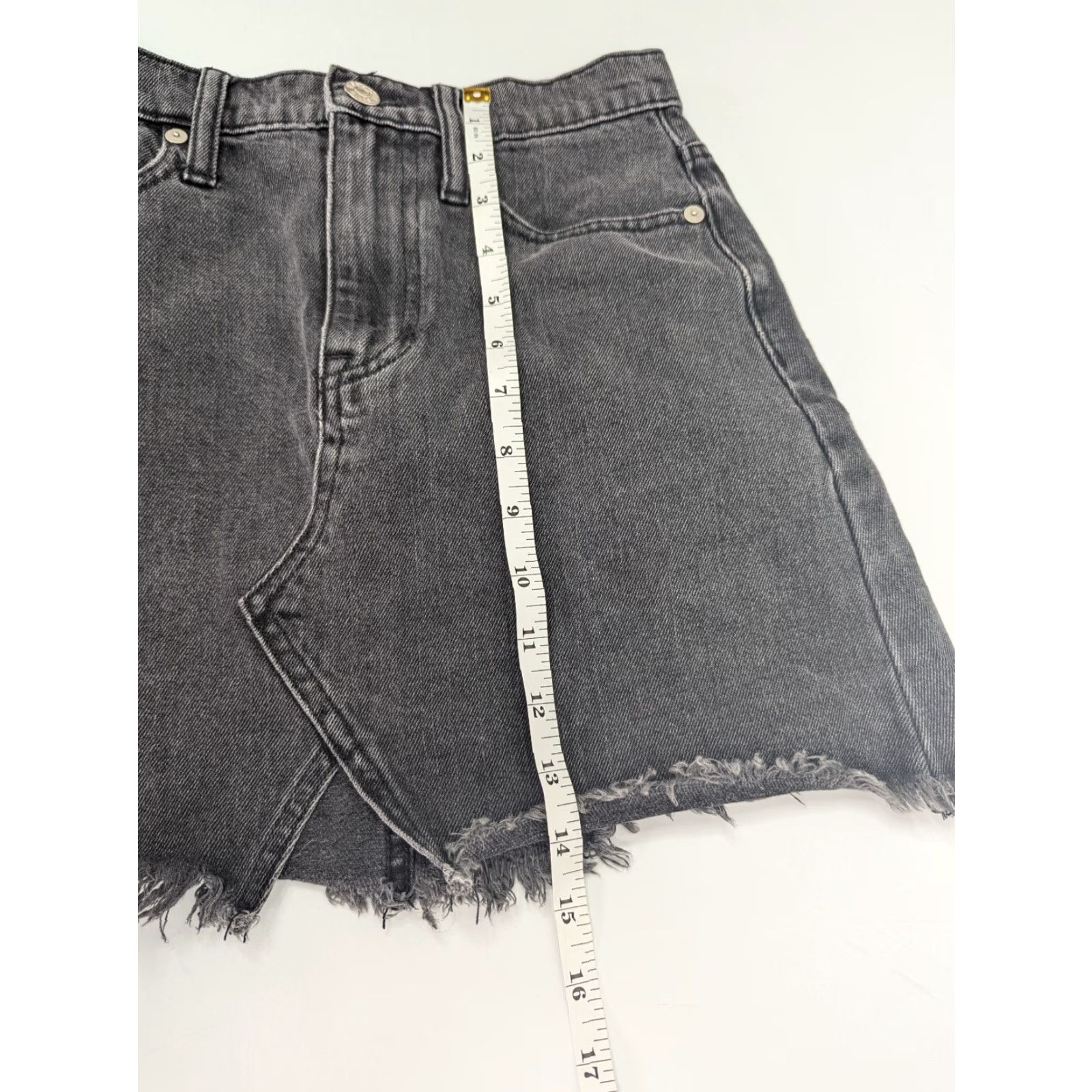Madewell Madewell Rigid Mini Jean Skirt Sz 23 Black Lunar Wash Denim A-Line Raw Hem K4918 Size 40" / US 18 - 4 Thumbnail