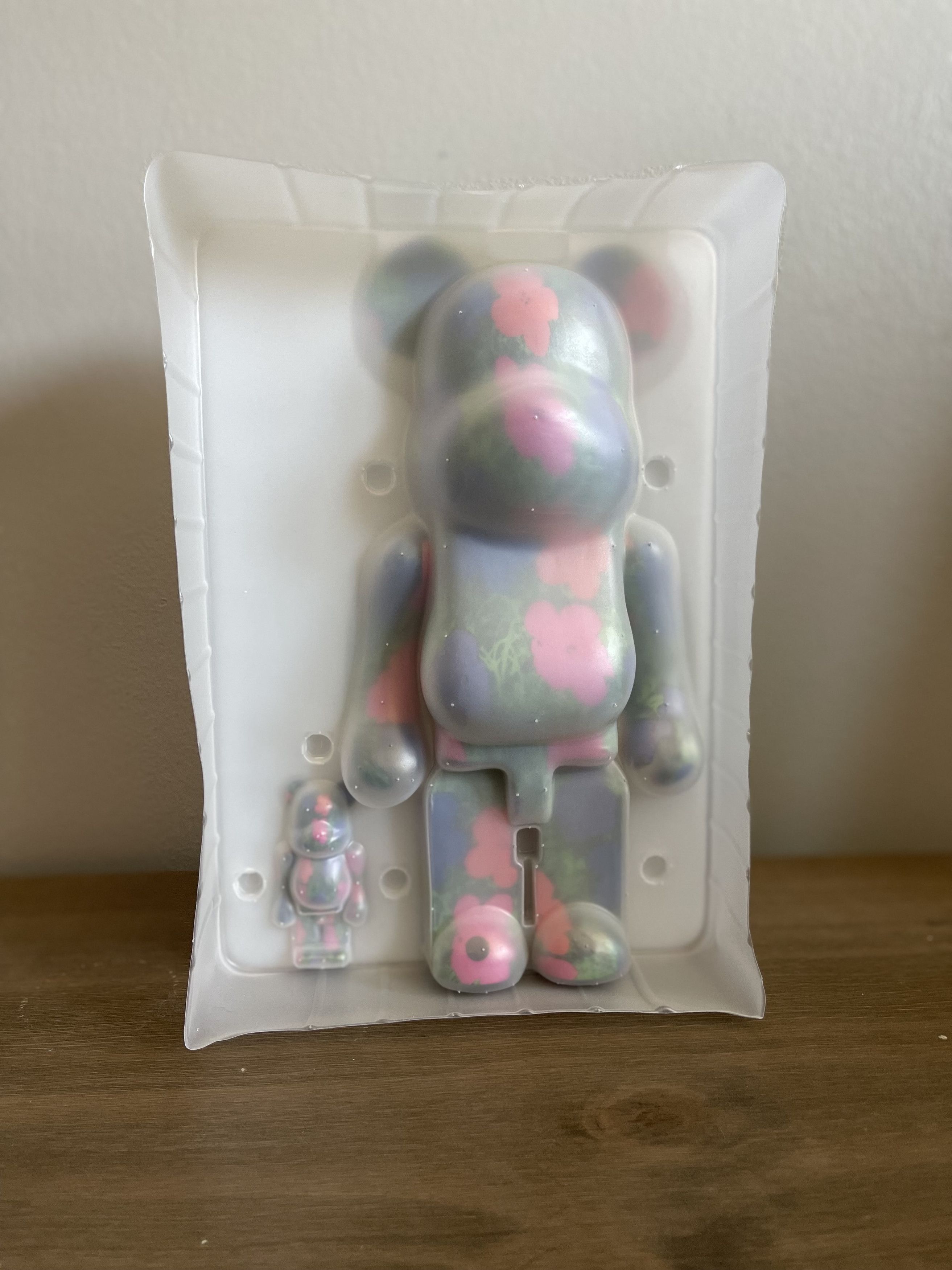 BEARBRICK ANDY WARHOL - FLOWERS 400% & 100%