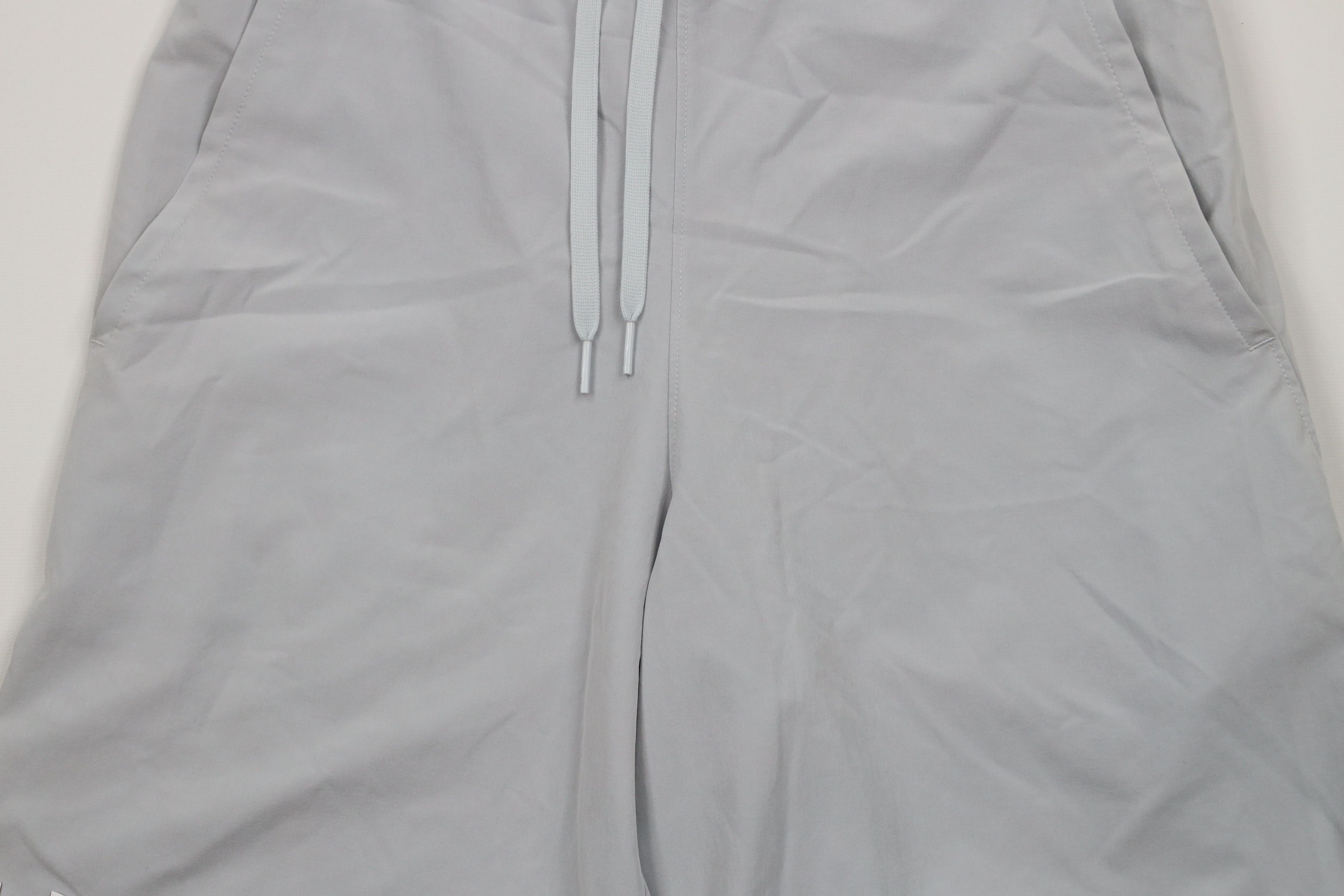 Under Armour × Vintage Under Armour HeatGear Snap Button Above Knee Shorts Gray Size US 30 / EU 46 - 3 Thumbnail