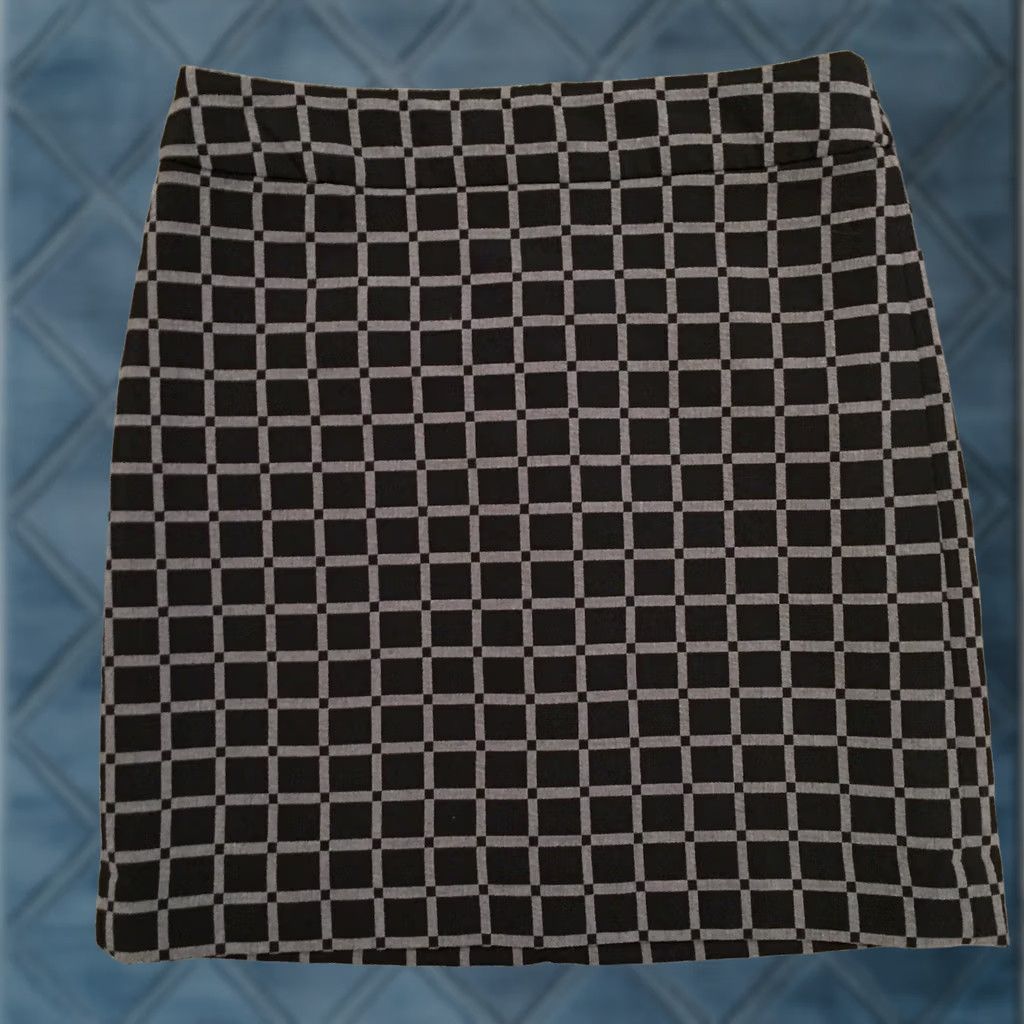 Loft Loft Skirt Size 4P Knee Length Lined Black Gray Check Pencil Size 27" / US 4 / IT 40 - 1 Thumbnail