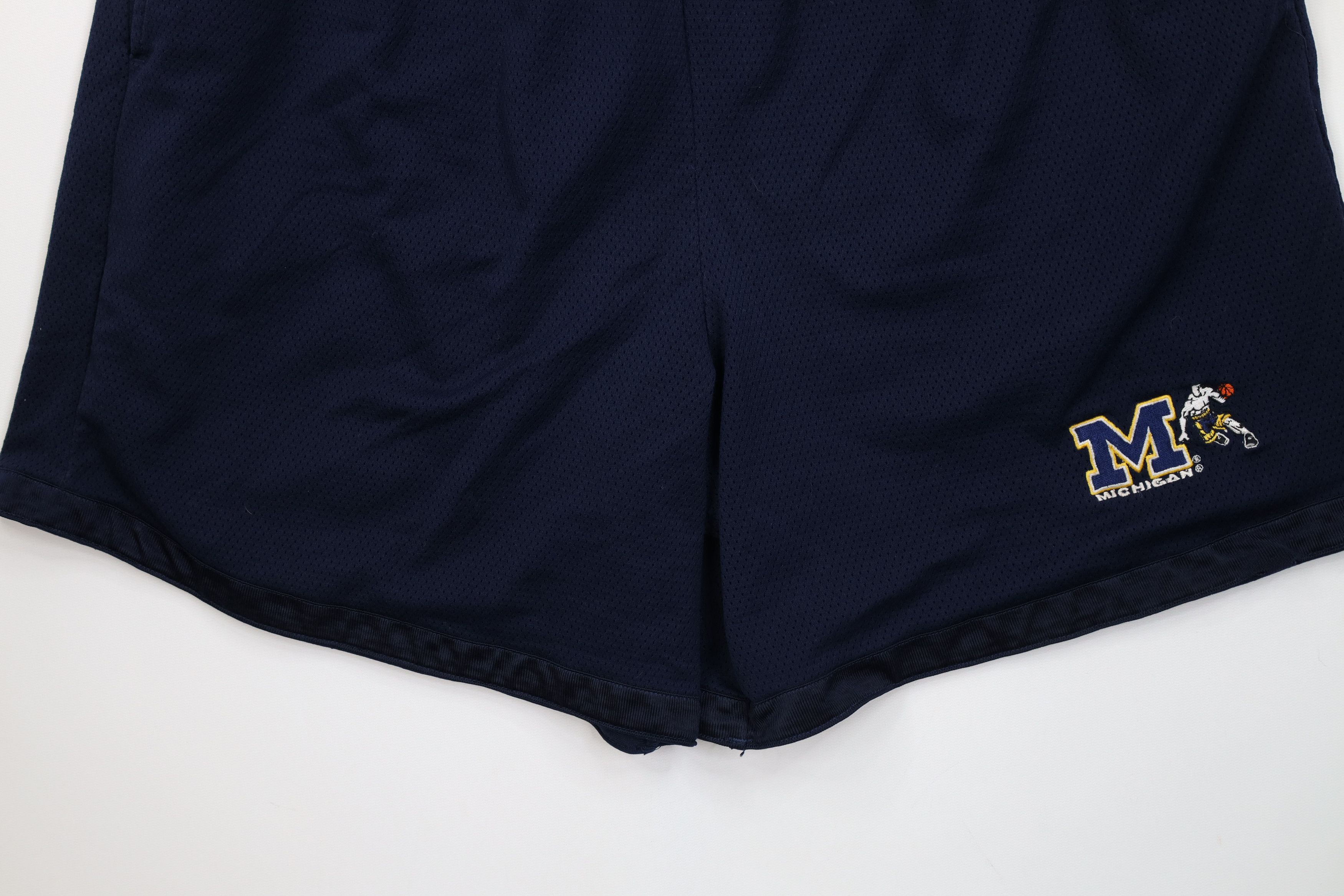 Vintage Vintage 90s And1 And One University of Michigan Shorts Size US 36 / EU 52 - 4 Thumbnail