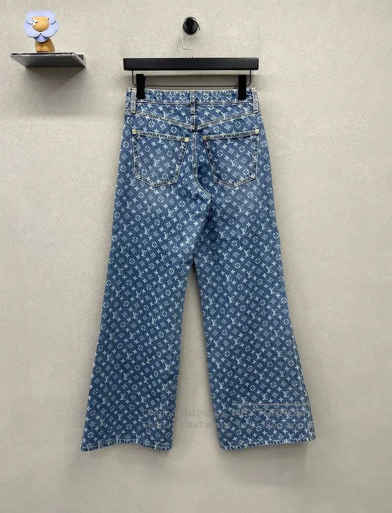 Louis Vuitton Louis Vuitton Blue full logo jeans Size US 34 / EU 50 - 2 Thumbnail