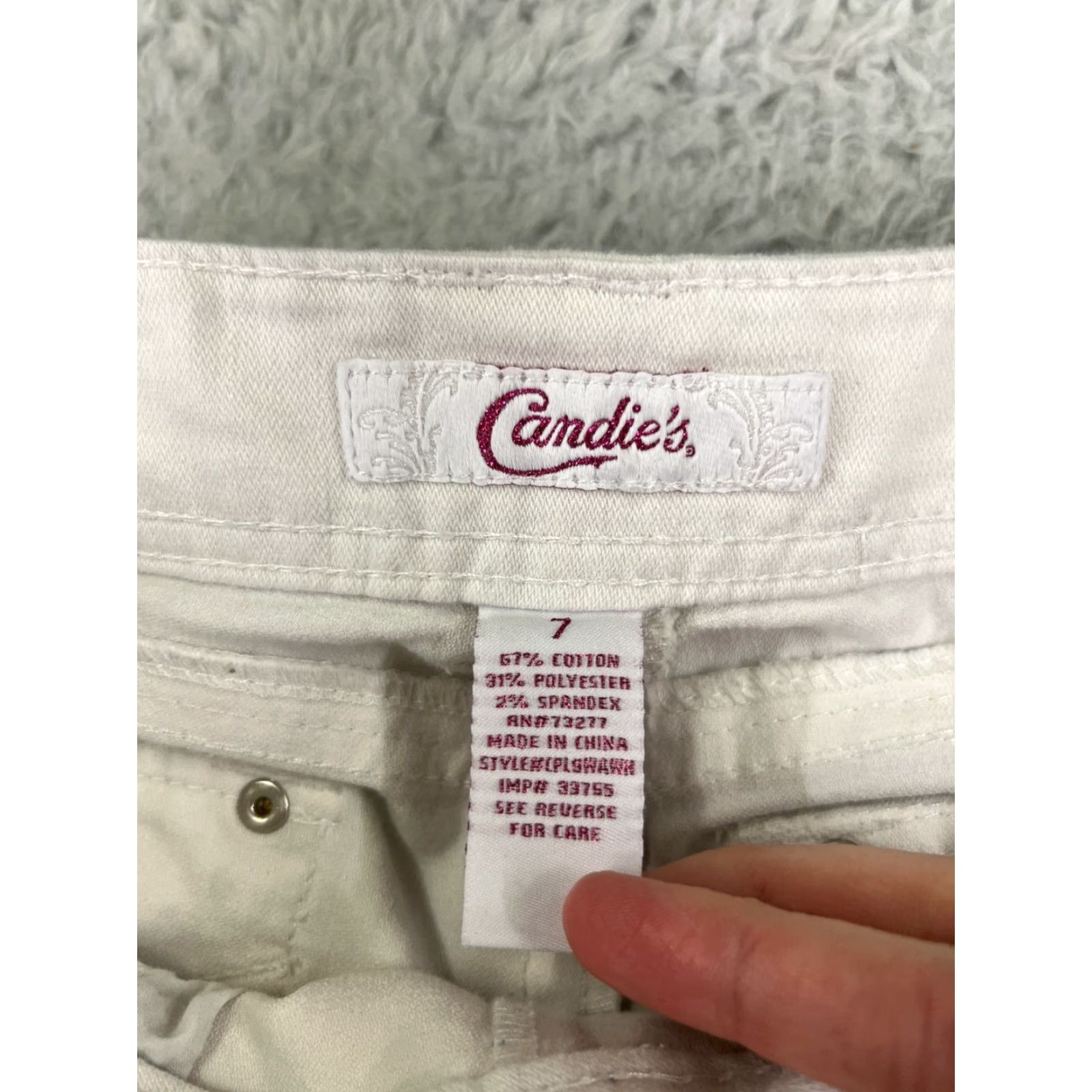 Vintage Candies Jeans Womens 7 White Denim Flared Embroidered Fleur De Lis Aztec Logo 5-Pocket Regular Jeans Womens Accessories Size 28" / US 6 / IT 42 - 4 Thumbnail