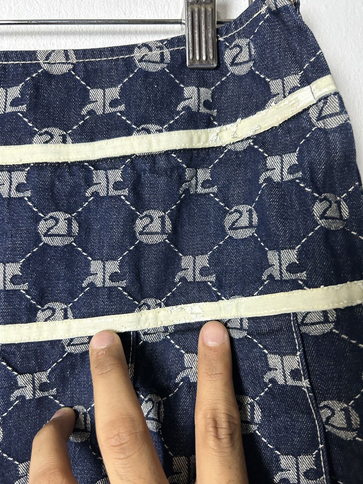 Courreges André Courrèges Jacquard Repeat Logo Denim Vintage pleated Size 27" / US 4 / IT 40 - 3 Thumbnail