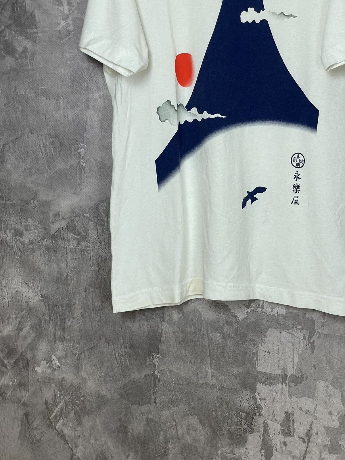 Japanese Brand × Uniqlo Y2K Uniqlo Japan Samurai Overprint Rare Hype T Shirt Size US L / EU 52-54 / 3 - 5 Thumbnail