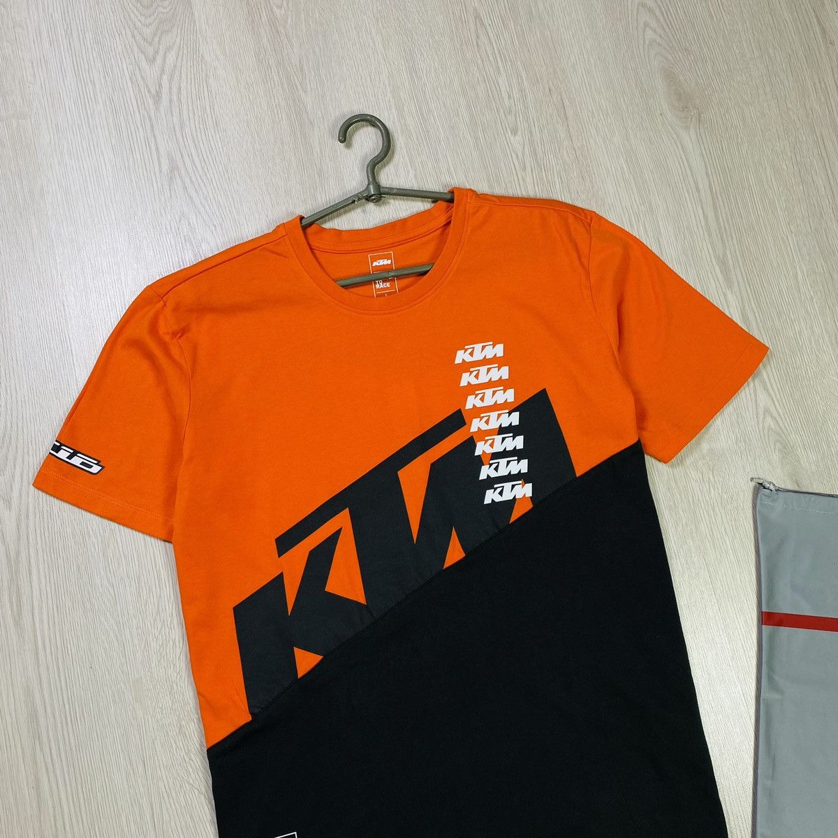 Other T-shirt Ktm Ready To Race Racing Moto Size US L / EU 52-54 / 3 - 2 Thumbnail