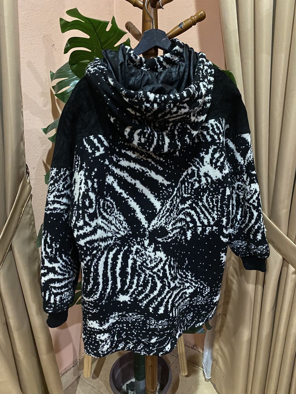 Japanese Brand Vintage Pecato Black White Knit Pattern Hooded Suede Panels Size US L / EU 52-54 / 3 - 10 Thumbnail