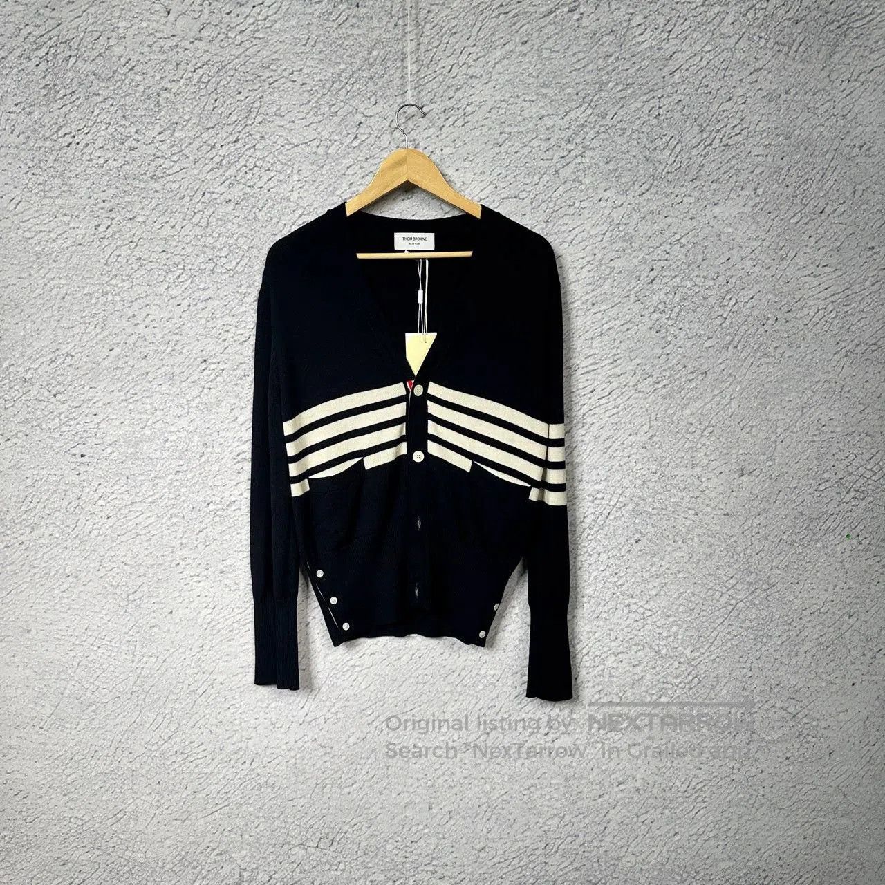 Thom Browne thom browne v-neck cardigan in navy blue. Size US M / EU 48-50 / 2 - 1 Thumbnail