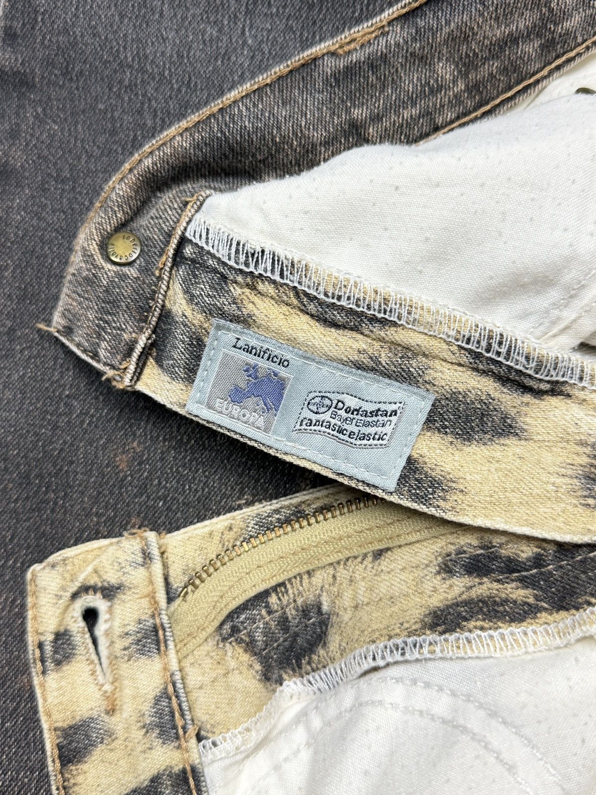 Roberto Cavalli Roberto Cavalli 2000’s Flared Leopard Explosion Denim Jeans Size 28" / US 6 / IT 42 - 12 Thumbnail