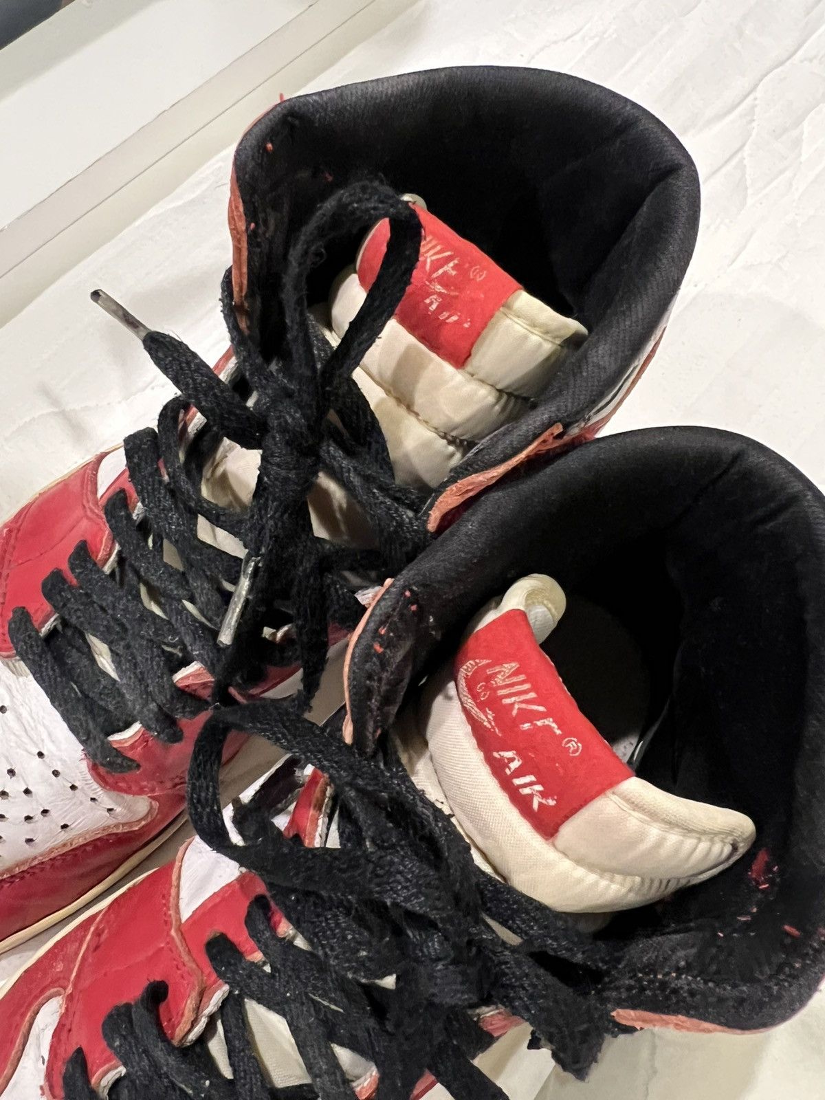 Nike Air Jordan 1 Retro High 1994 Chicago 1994 Size US 9.5 / EU 42-43 - 10 Thumbnail