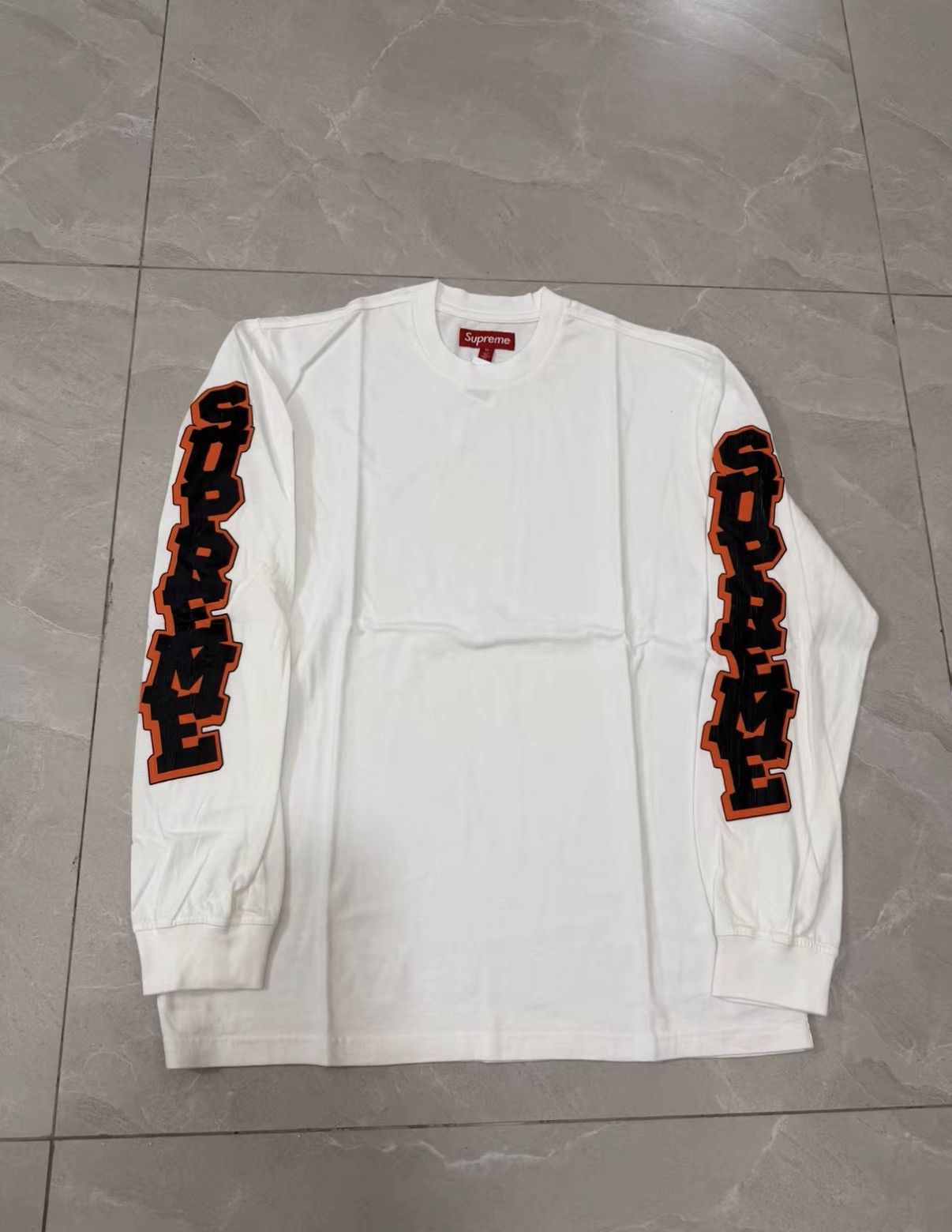 Supreme Supreme SS26 WEEK1 Cracked Sleeve L/S Top J34 Size US M / EU 48-50 / 2 - 1 Thumbnail