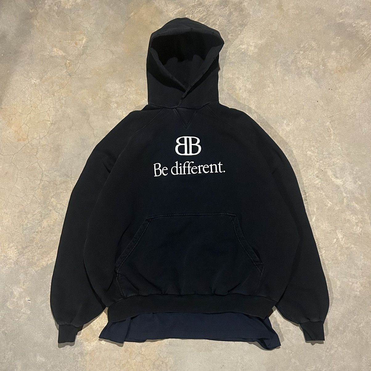 トップス Be different balenciaga Balenciaga Be Different T-shirt Black Men's - US