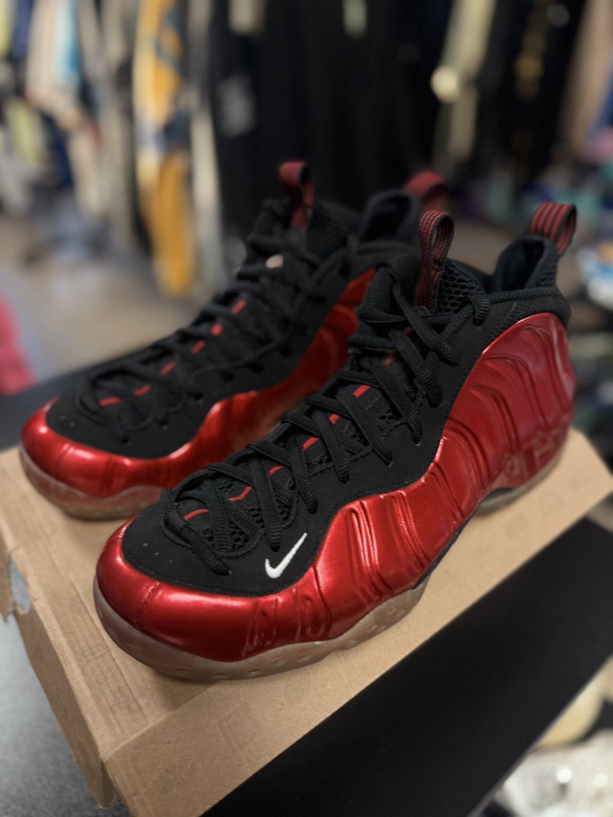 Nike Nike Foamposite Metallic Red Size 11 (2017) (314996-610) Size US 11 / EU 44 - 3 Thumbnail