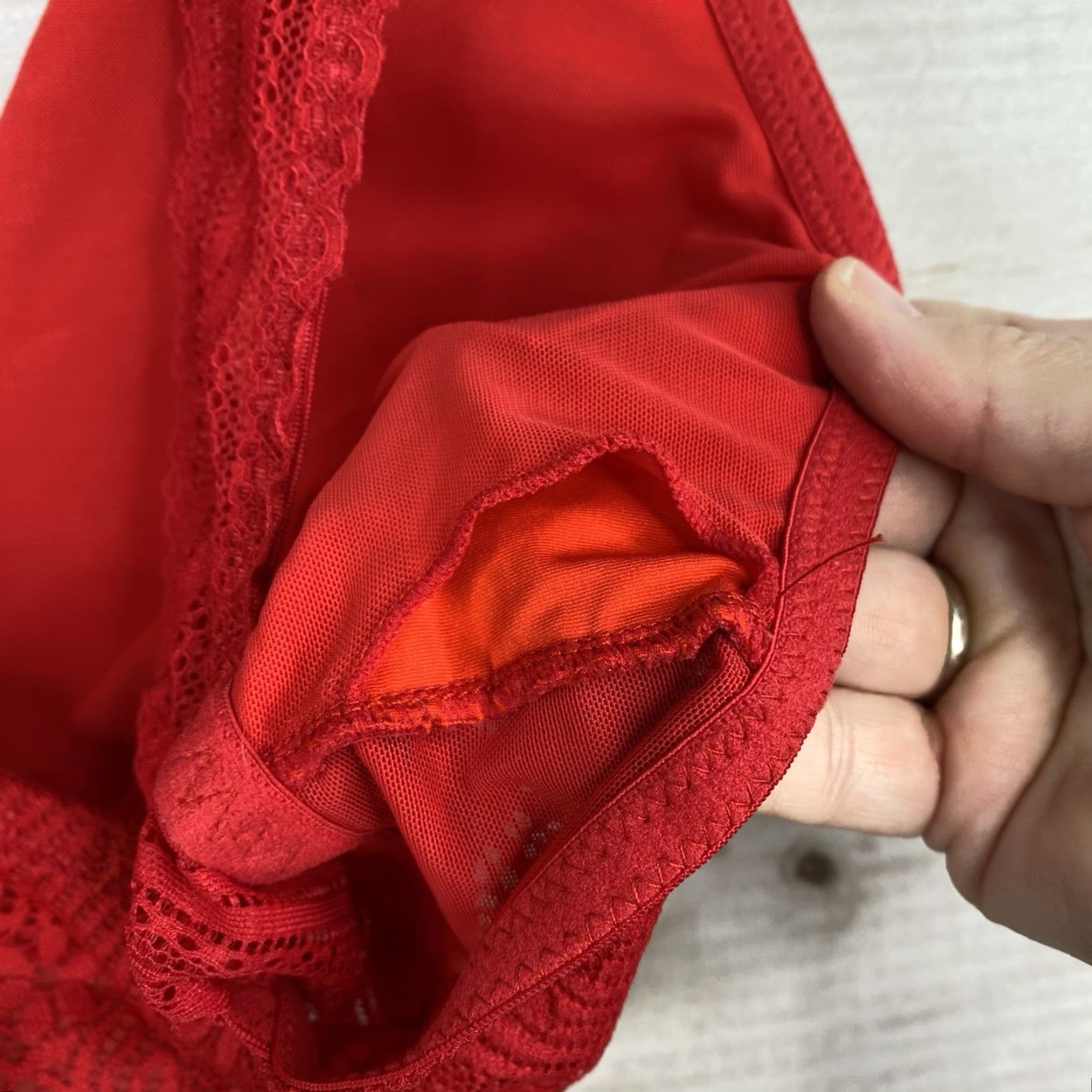 Vintage Maurices Bralette 1X Red Lace Triangle Wide Strap Removable Pads Pullover Wireless Nylon Blend Floral Pattern Shirt? Size ONE SIZE - 6 Thumbnail