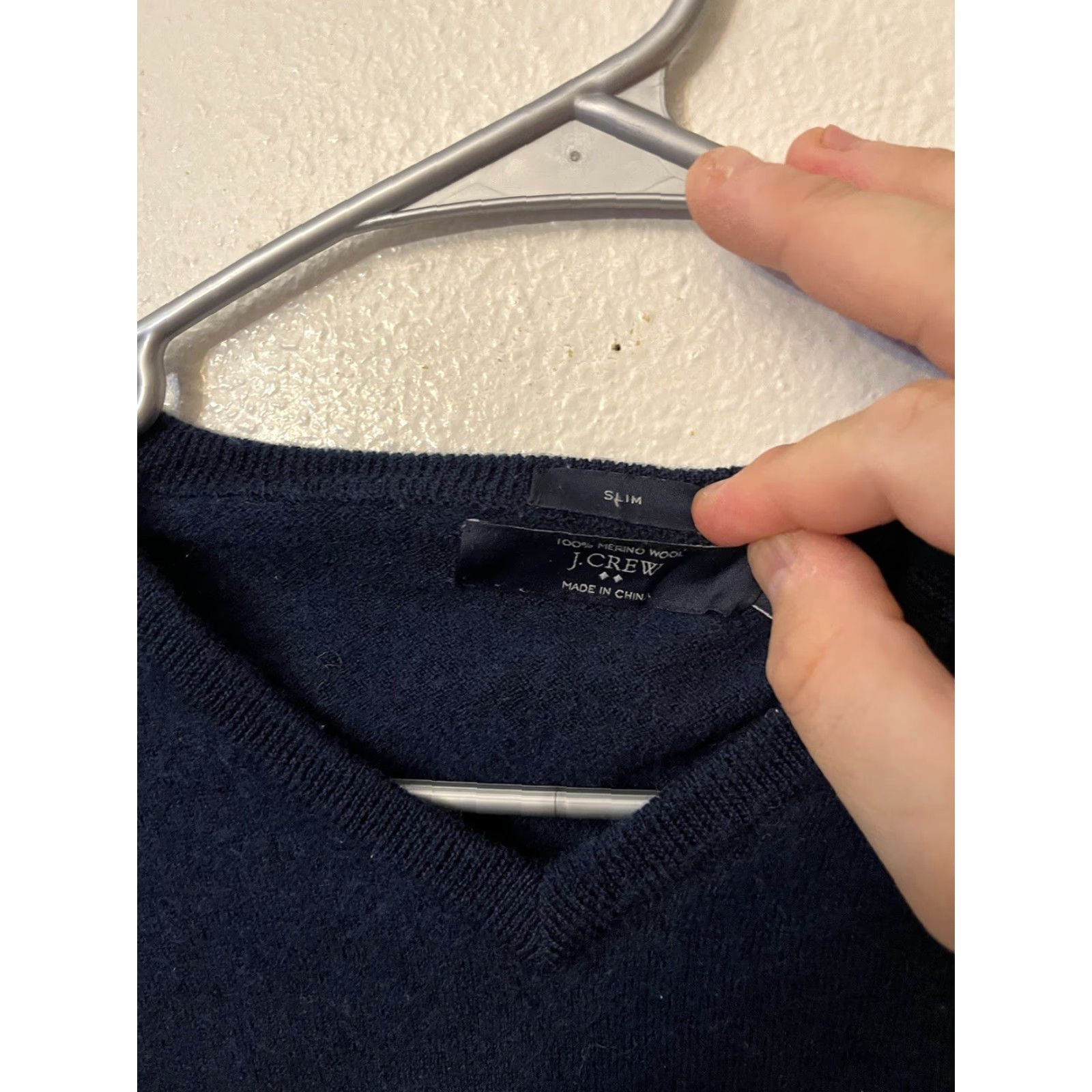 J.Crew J.CREW Sweater Mens Size L Slim Merino Wool Blue V-Neck Pullover 03795 Size US L / EU 52-54 / 3 - 3 Thumbnail