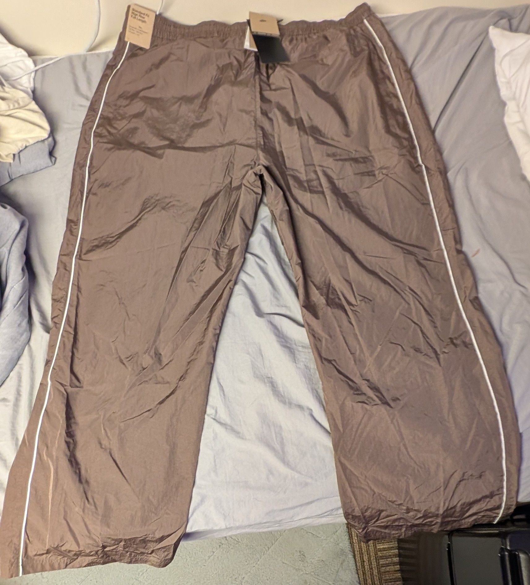 Nike Nike Windrunner Women's High-Waisted Woven Open-Hem Pants Size 42" / US 20 - 2 Thumbnail