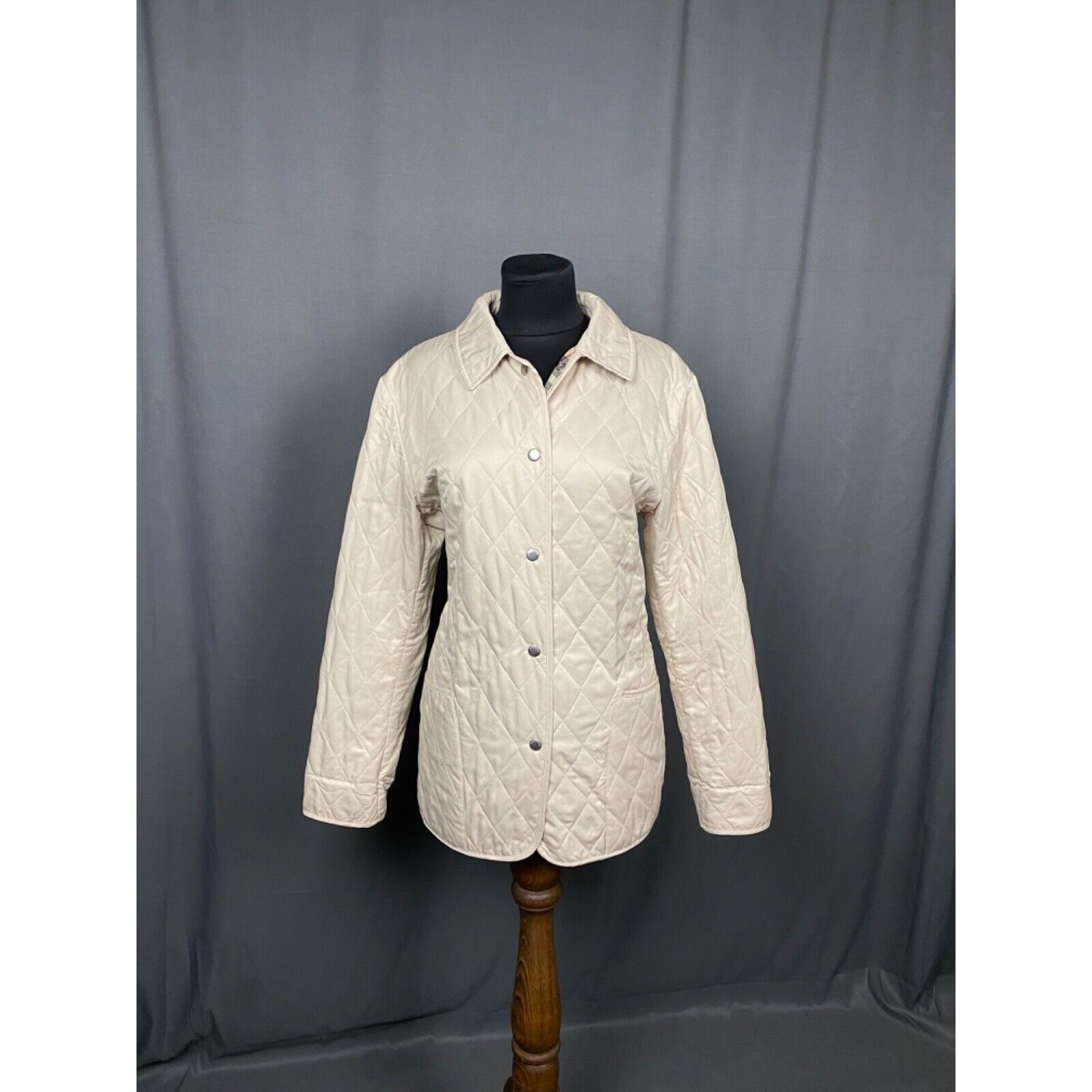 Burberry Burberry Nova Check Lining Women's Beige Quilted Jacket Size Size S / US 4 / IT 40 - 2 Thumbnail