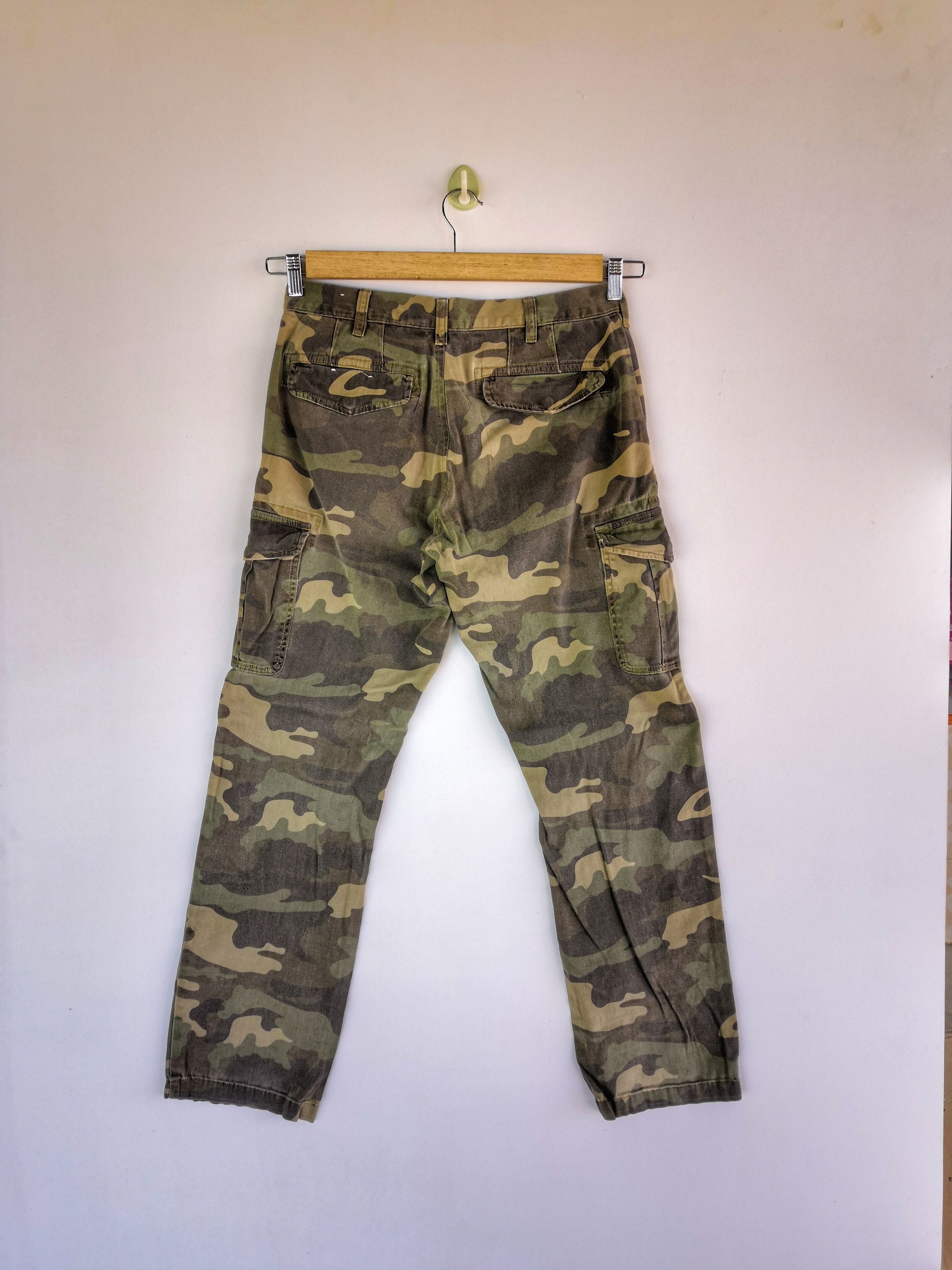 Japanese Brand Japanese Cargo Pants Multipocket Utility Camouflage Trouser Size US 30 / EU 46 - 2 Thumbnail