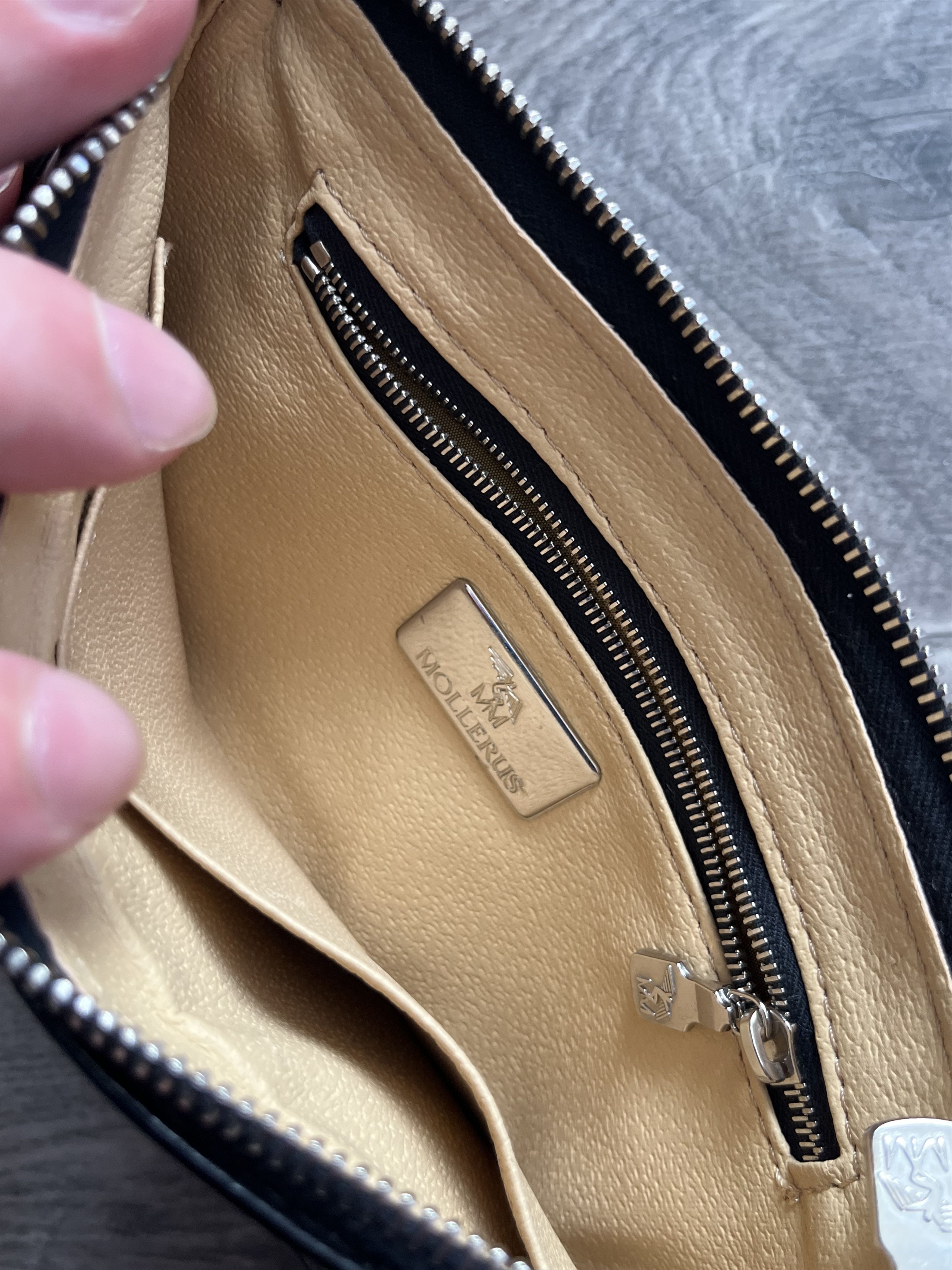 Maison Mollerus MAISON MOLLERUS Black Shoulder Bag Embossed Logo Baguette Size ONE SIZE - 10 Thumbnail