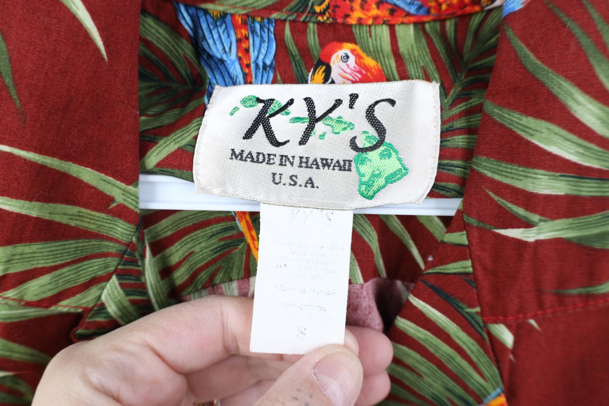 Vintage Vintage 90s Tom Selleck Hawaiian Camp Collar Button Shirt Size US S / EU 44-46 / 1 - 9 Thumbnail