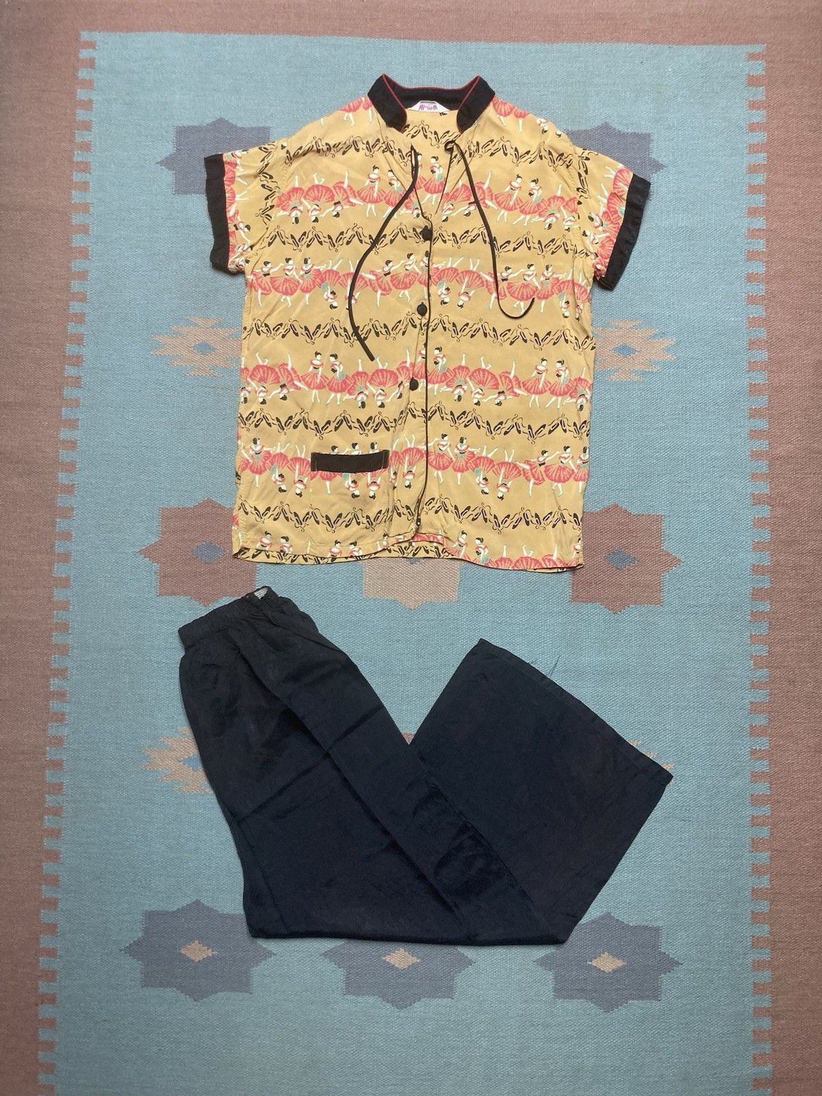 Vintage 1940s rayon beach pajamas shirt pants set novelty print wome Size M / US 6-8 / IT 42-44 - 1 Thumbnail