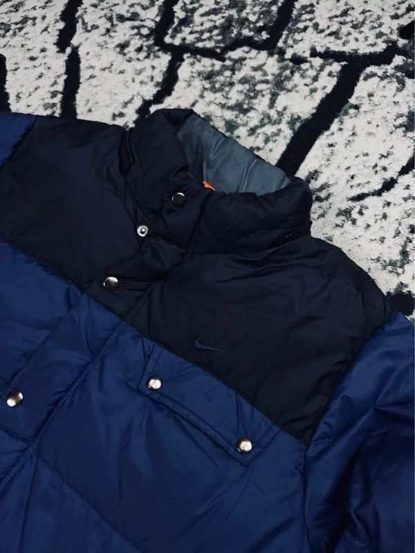 Nike Nike puffer jacket navy blue L logo Size US L / EU 52-54 / 3 - 3 Thumbnail
