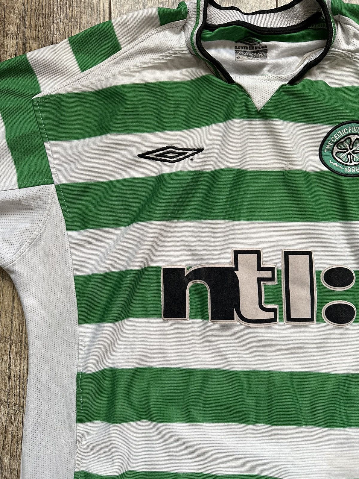 Umbro 2001/02 Umbro Celtic FC Distressed Vintage Home Jersey Size US L / EU 52-54 / 3 - 7 Thumbnail