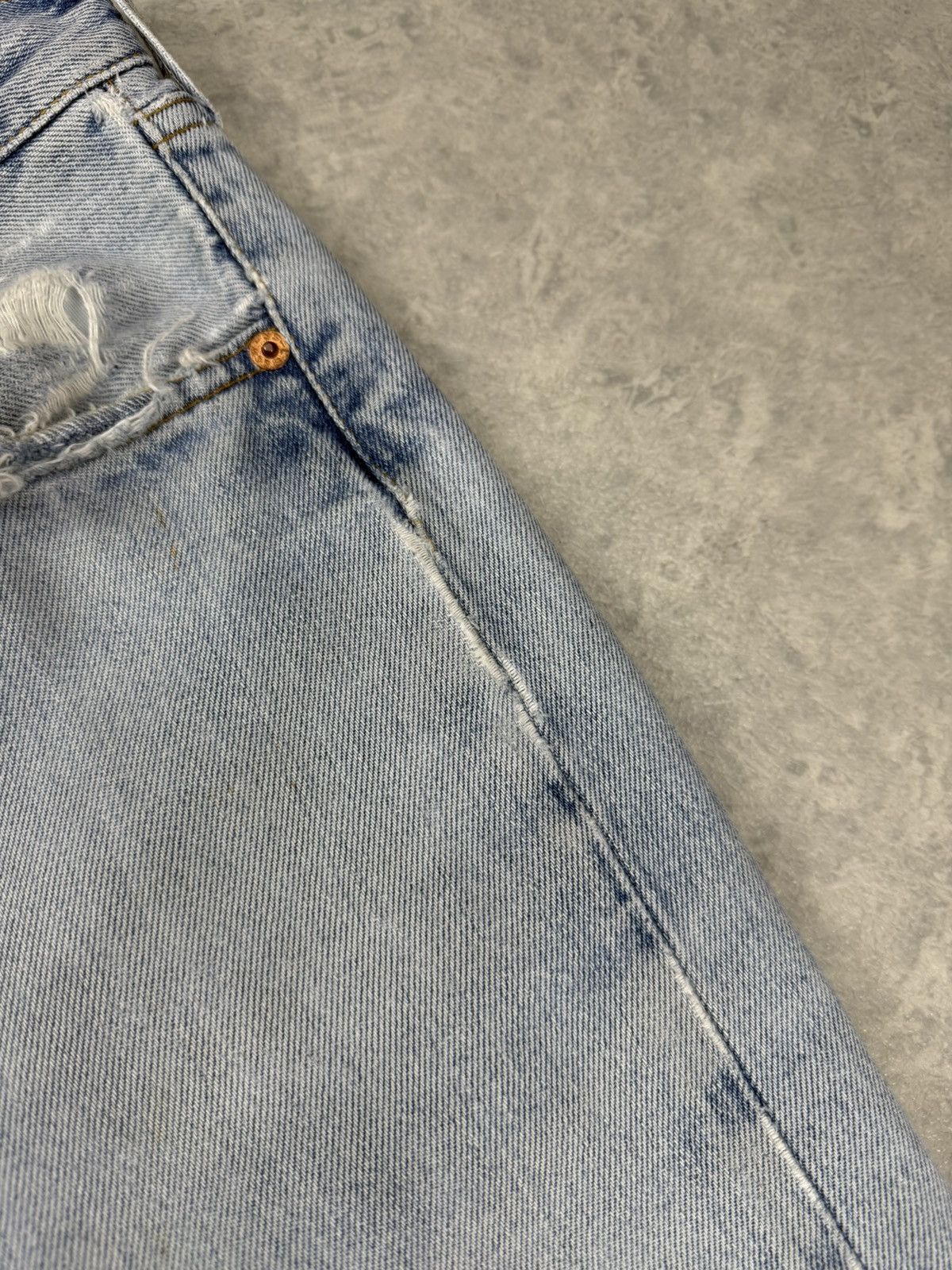 Levi's Vintage Clothing Levi’s 501 Vintage Distressed Jeans Made in France 33x32 Size US 33 - 10 Thumbnail