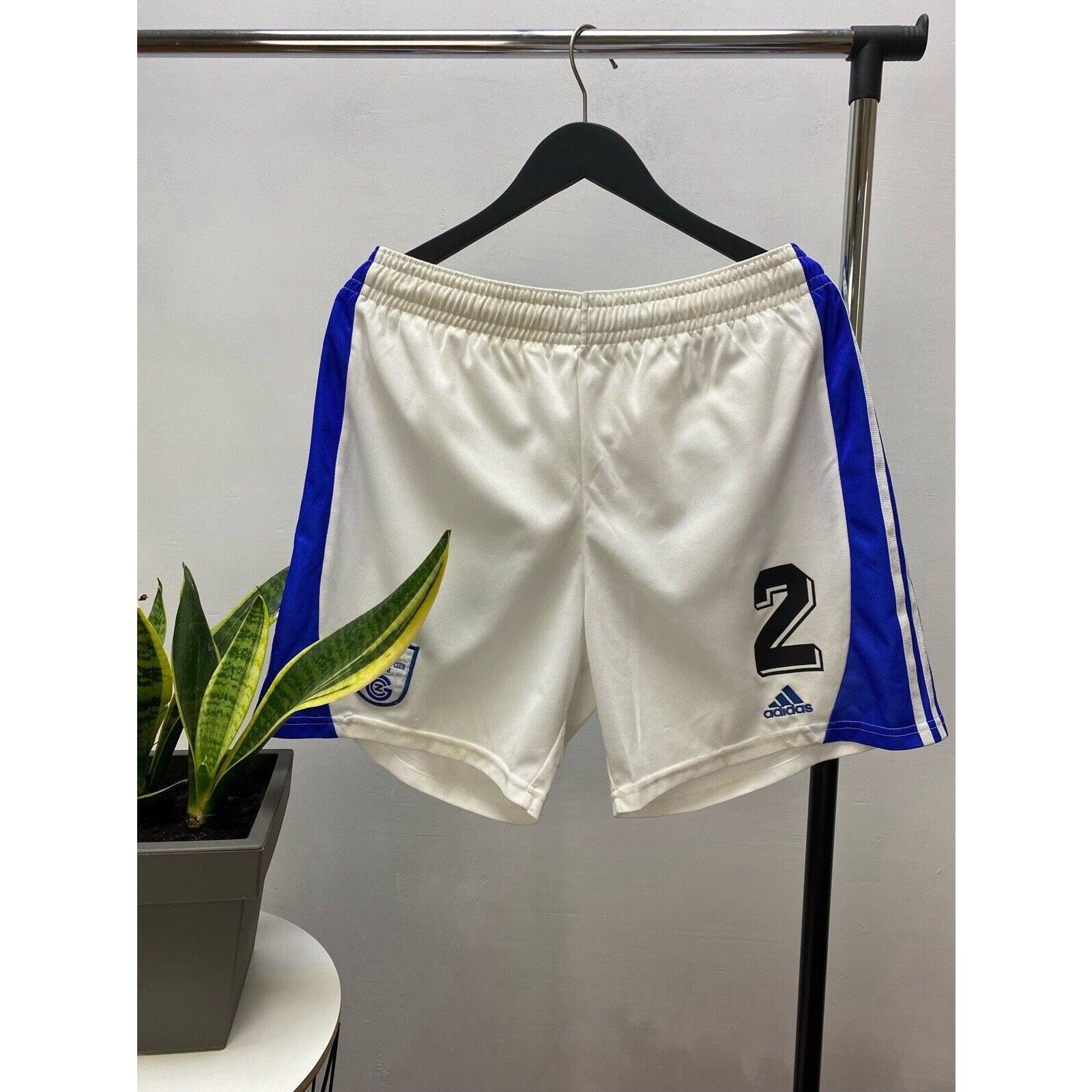 Adidas Grasshopper Club Zurich 2000s #2 Football Soccer Shorts Size US 34 / EU 50 - 1 Thumbnail