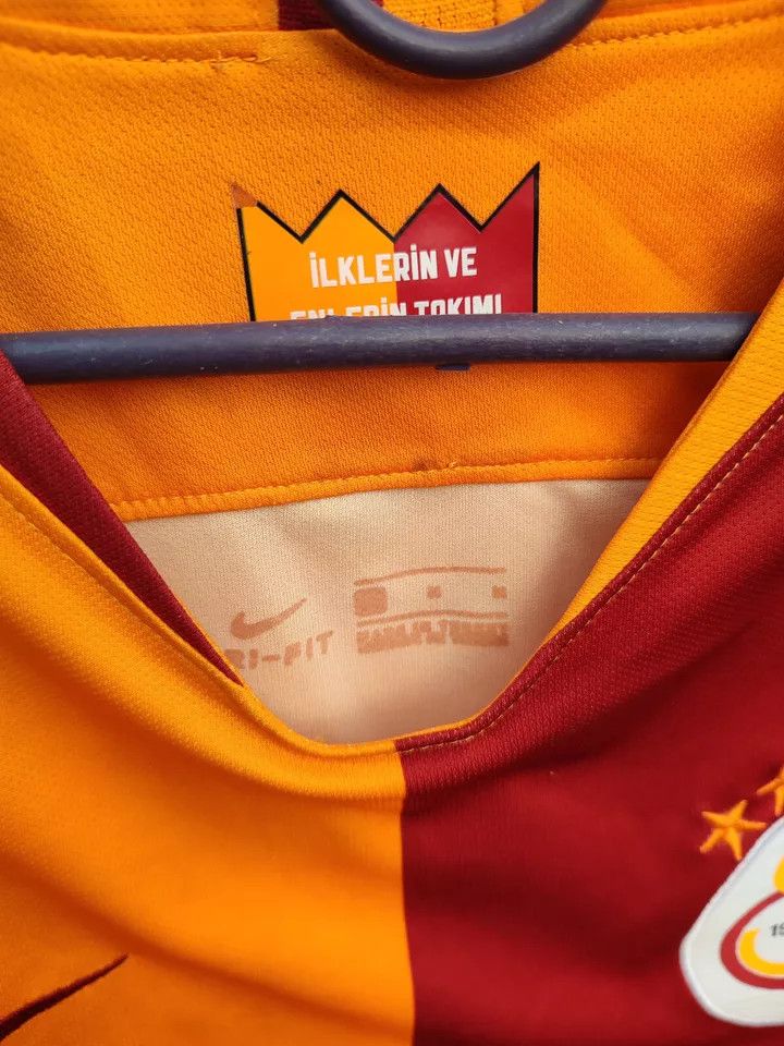 Nike FC Galatasaray 2018-19 HOME Home FOOTBALL Kit SHIRT SOCCER Size US M / EU 48-50 / 2 - 5 Thumbnail