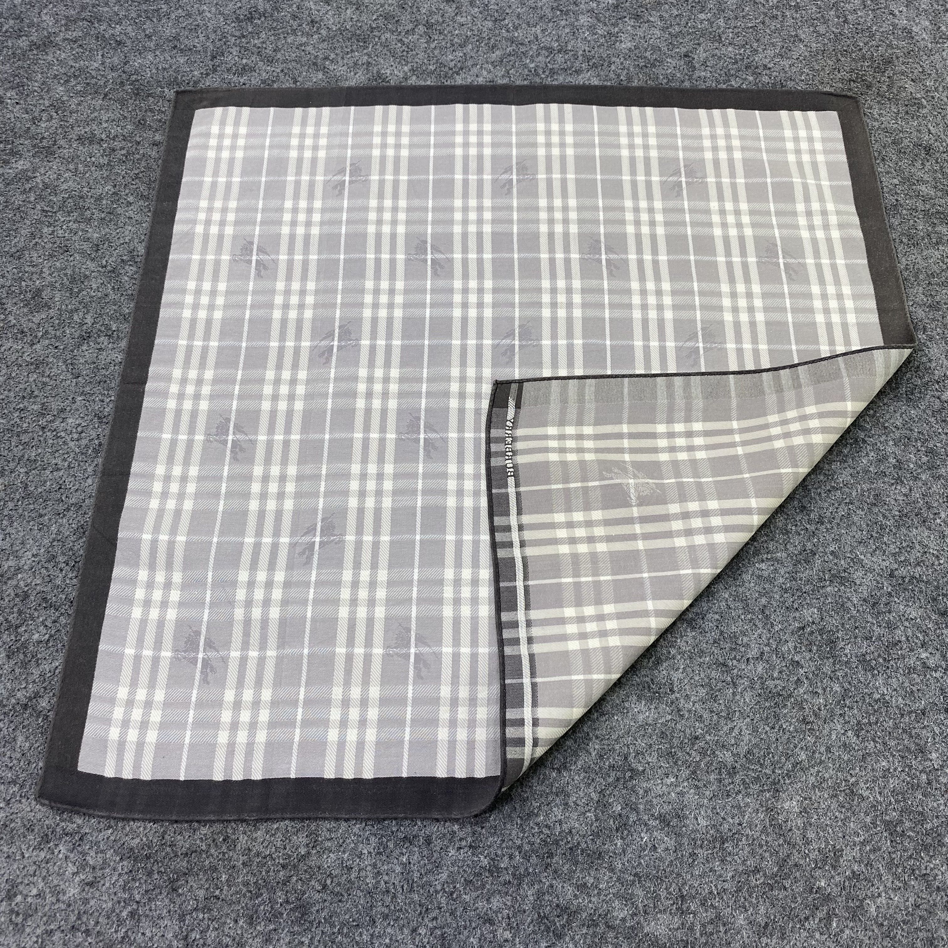 Burberry Burberry Handkerchief / Bandana / Neckerchief-B2128 Size ONE SIZE - 5 Thumbnail