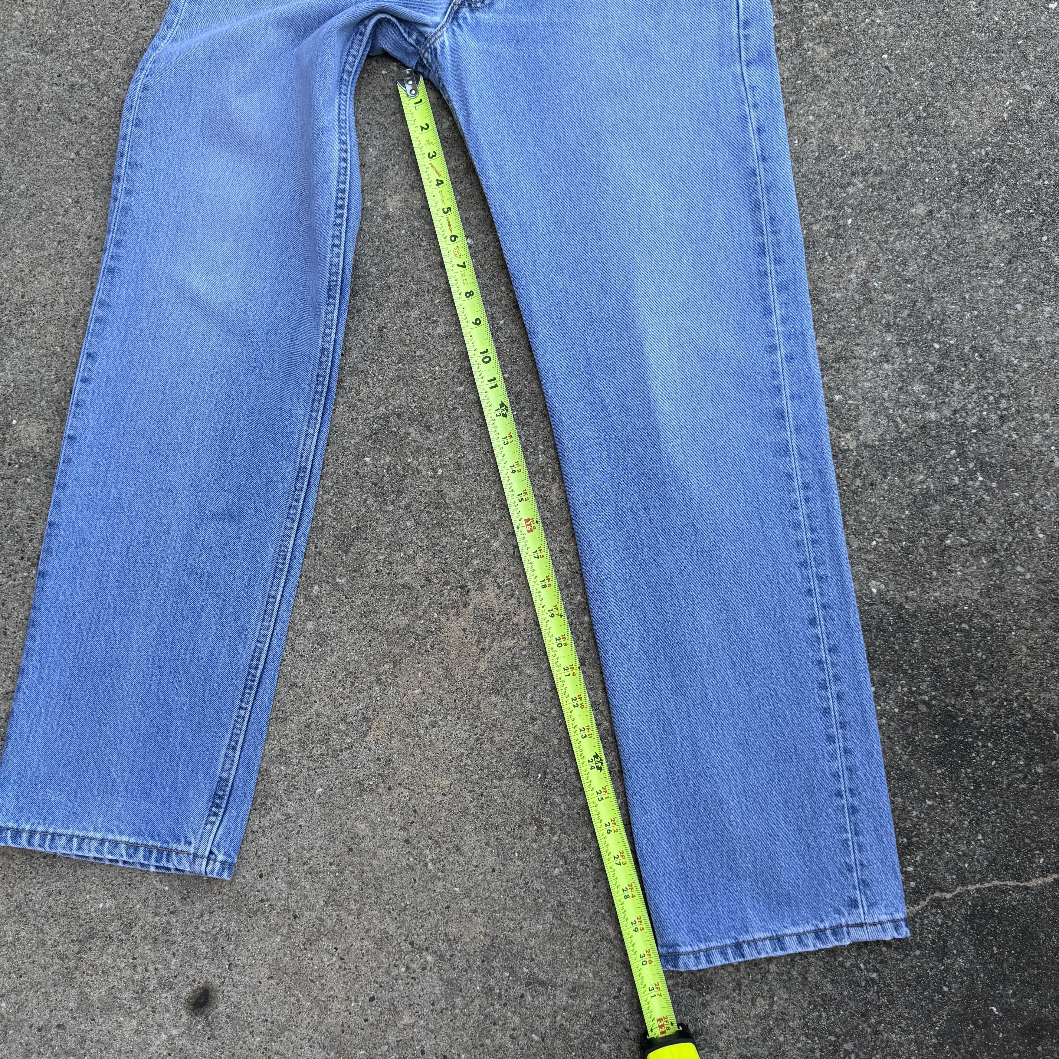 Levi's Vintage 90s Levis 501 Blue Button fly Denim Made USA Jeans Size US 32 / EU 48 - 8 Thumbnail