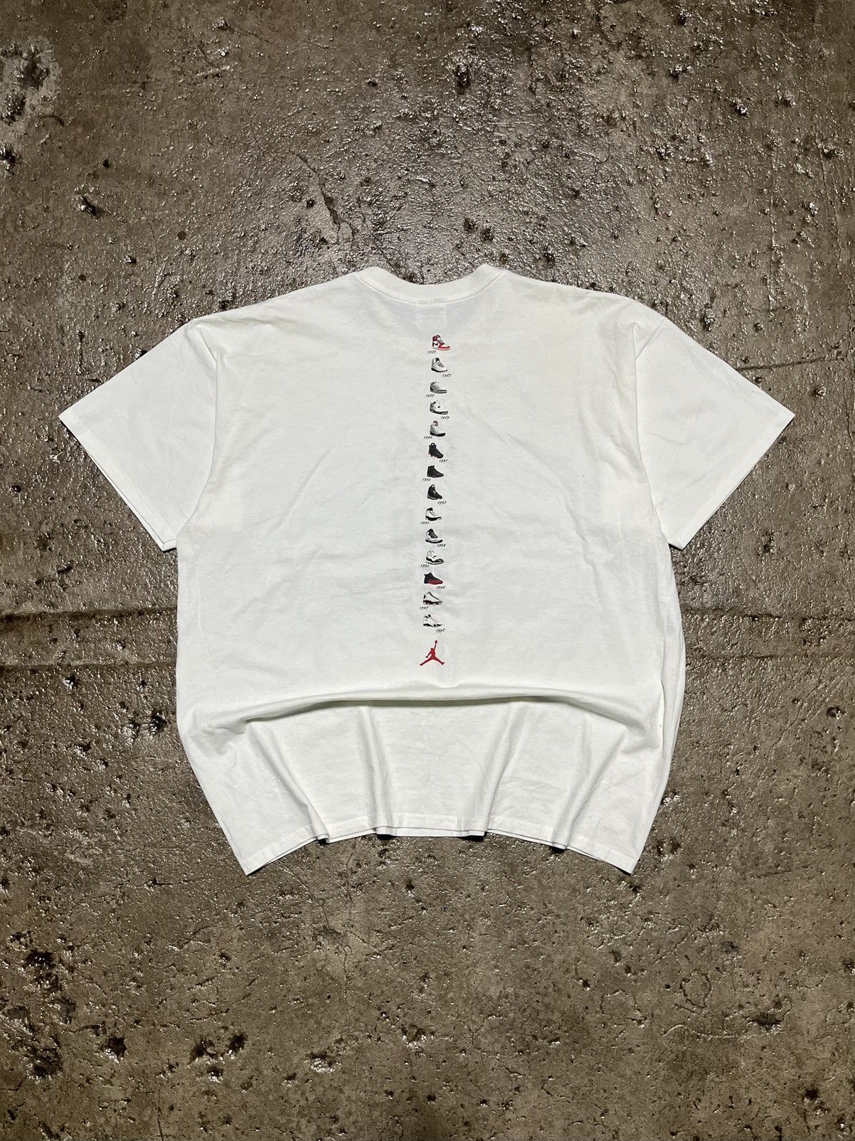 Jordan Brand × Nike × Vintage CRAZY VINTAGE 90s AIR JORDAN x NIKE WHITE NBA BULLS TEE Size US XXL / EU 58 / 5 - 3 Thumbnail