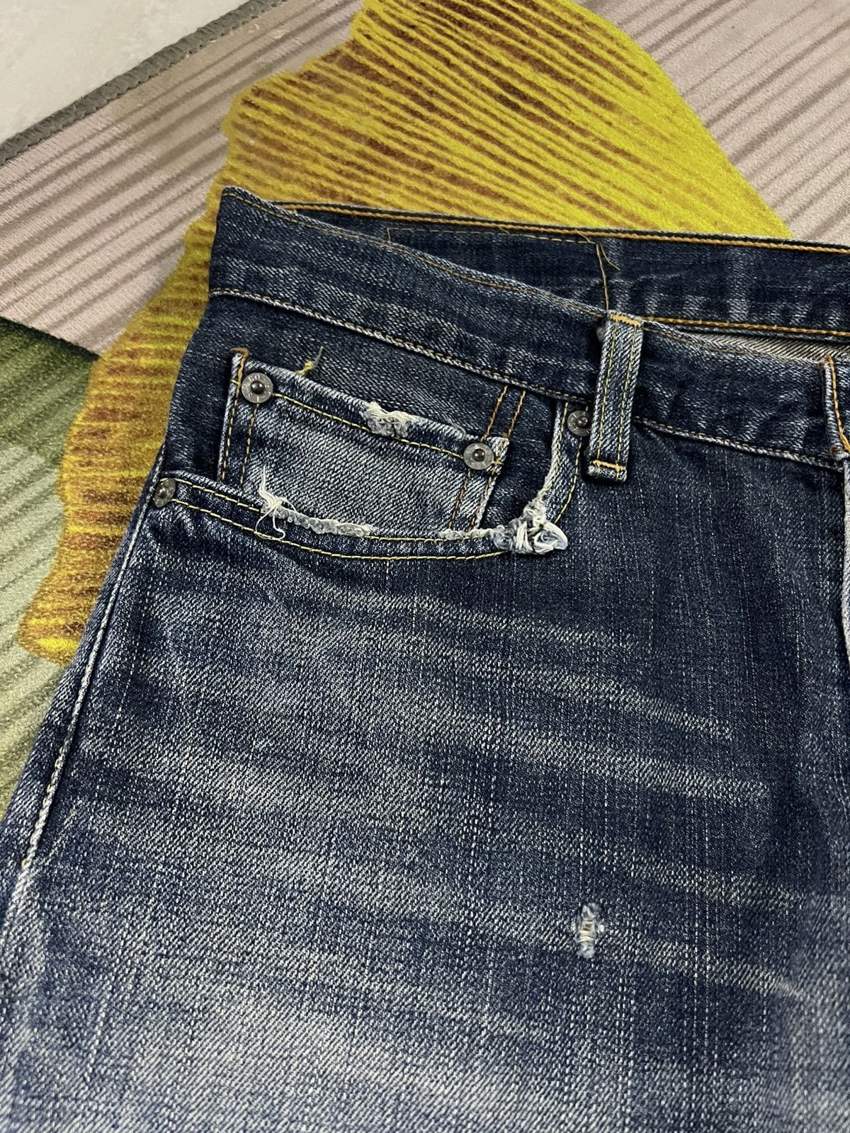 Levi's VINTAGE LEVIS 505 DISTRESSED JEANS Size US 32 / EU 48 - 9 Thumbnail