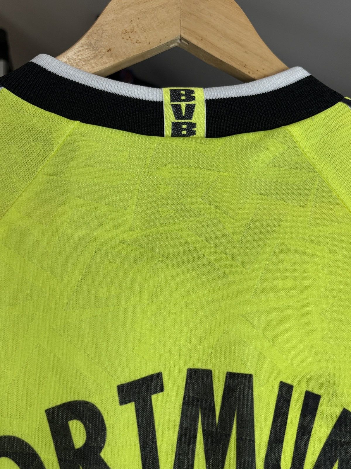 Nike 90s Nike #7 Reuter Borussia Dortmund BVB Soccer Jersey Size US M / EU 48-50 / 2 - 10 Thumbnail
