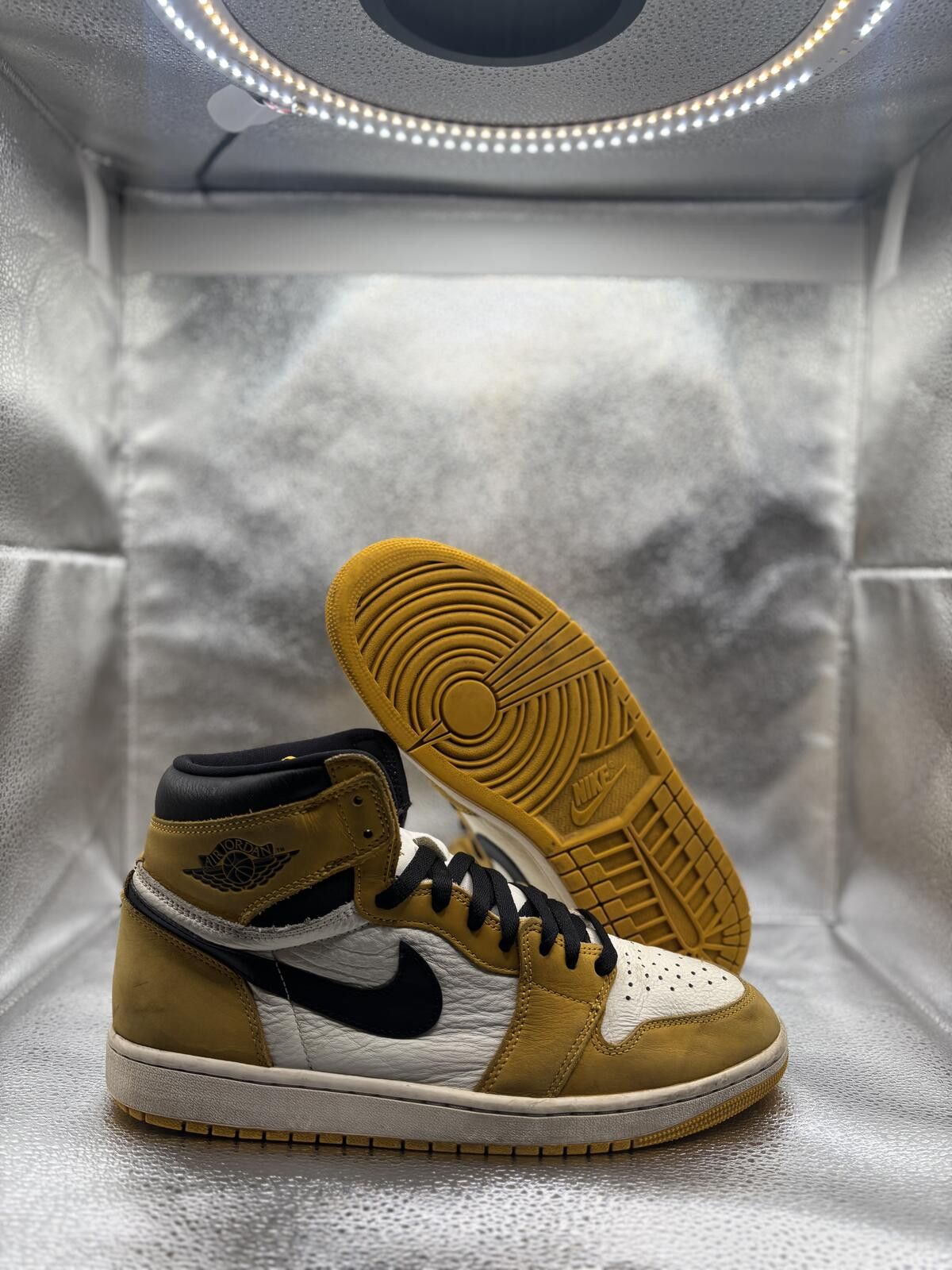 Jordan Brand Air Jordan 1 high yellow Orche Size US 10.5 / EU 43-44 - 1 Thumbnail