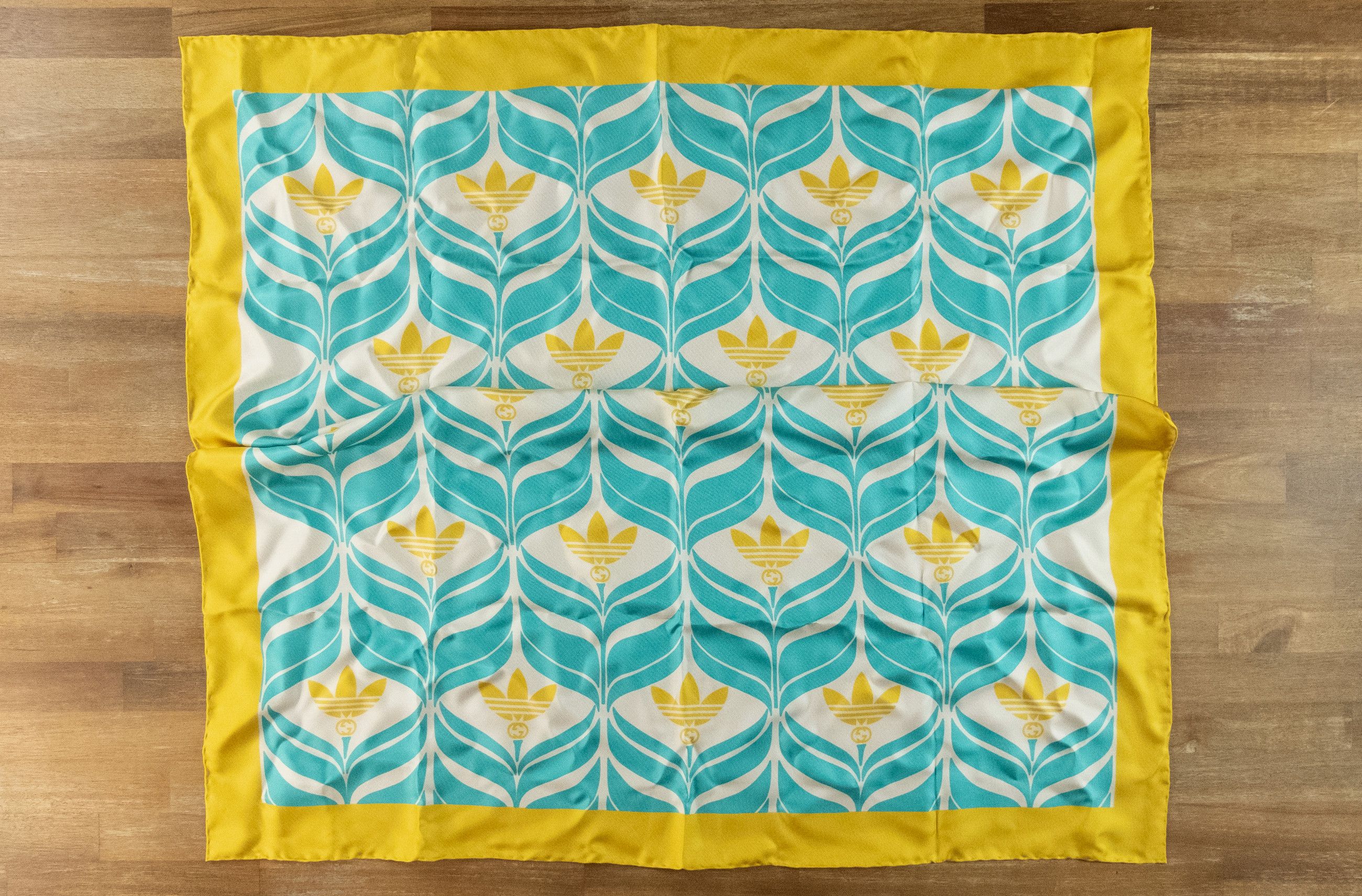 Adidas × Gucci GUCCI X ADIDAS yellow green logo print silk square scarf Size ONE SIZE - 2 Thumbnail
