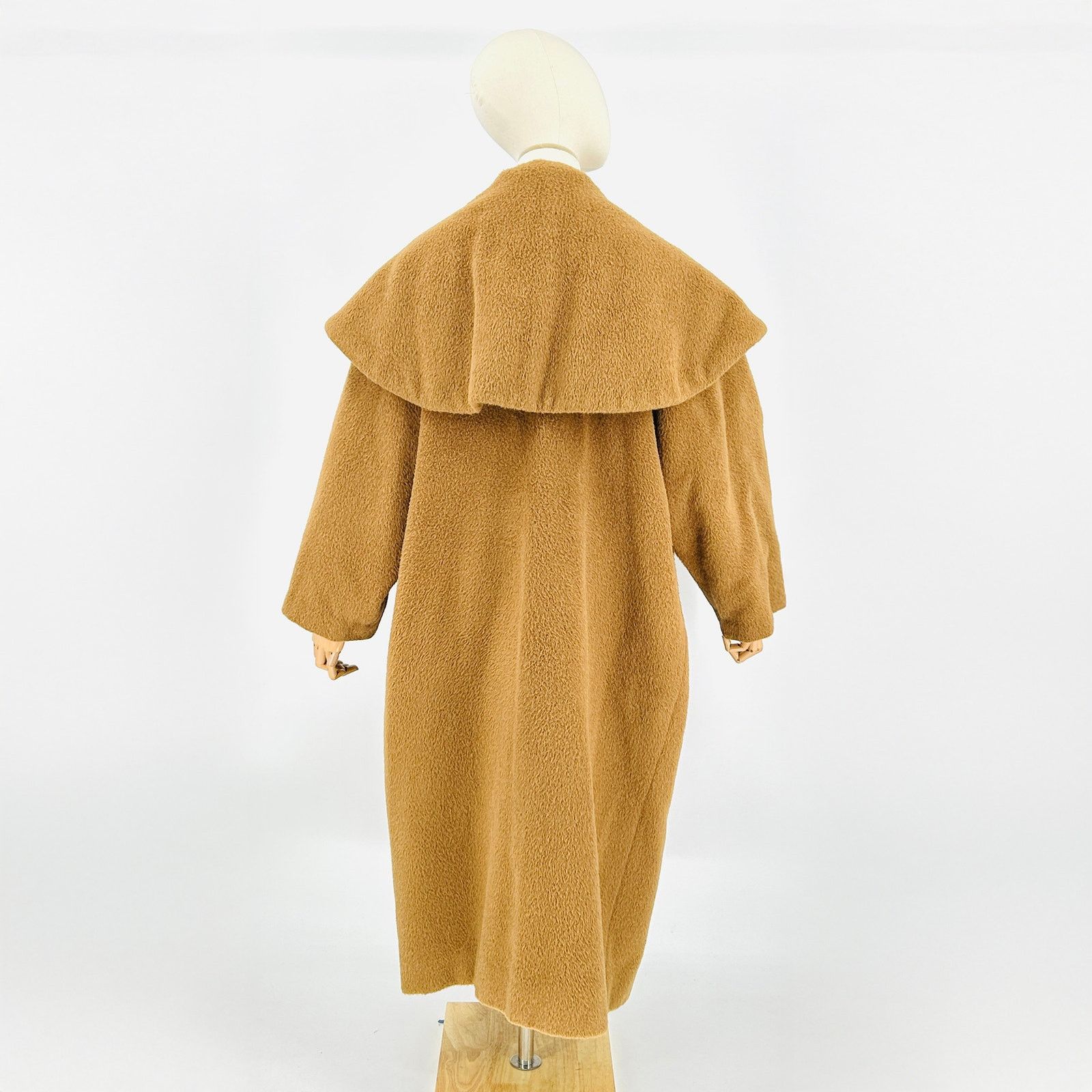 Vintage Vintage 1950s Royal Alpaca Camel Oversized Shawl Collar Coat Size M / US 6-8 / IT 42-44 - 5 Thumbnail