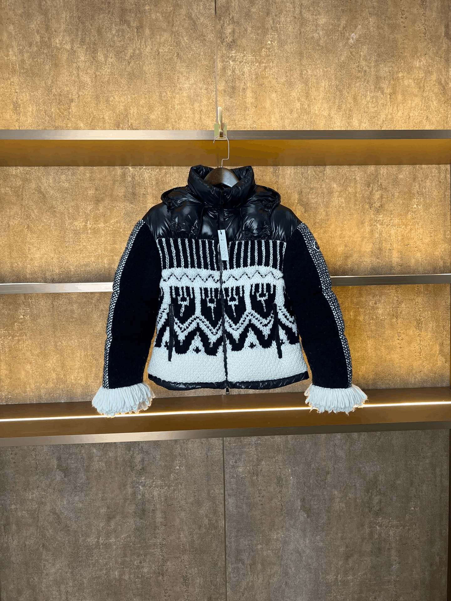 Moncler Moncler Down Down Jacket S Women Size S / US 4 / IT 40 - 1 Thumbnail