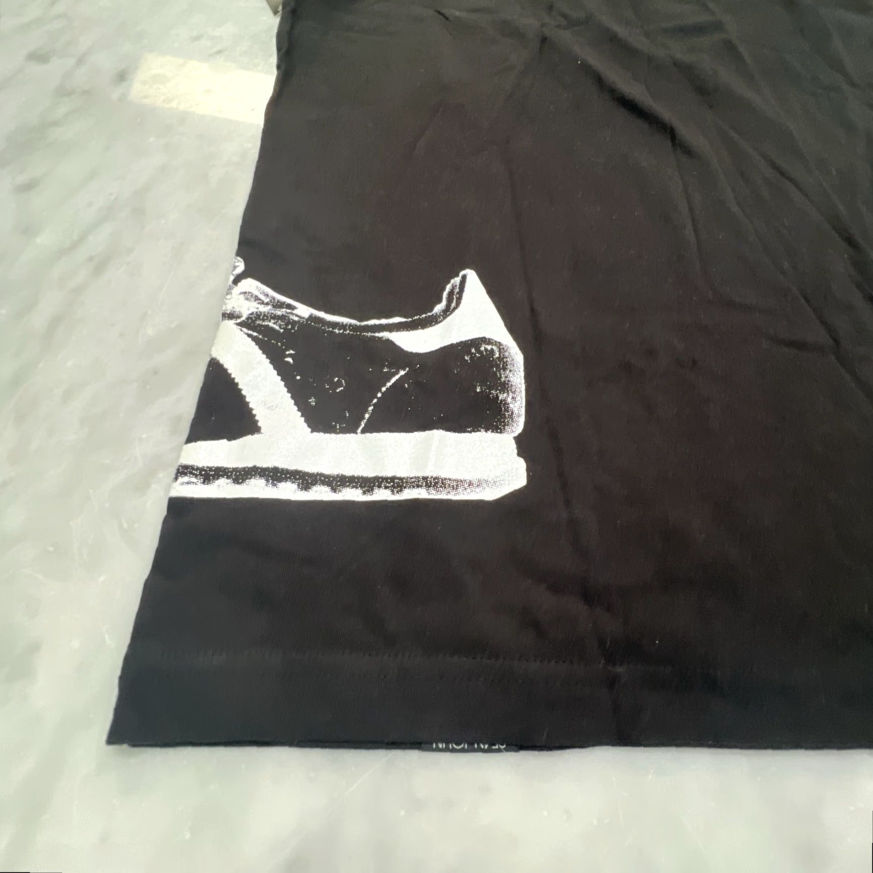 Sean John VINTAGE Sean John Shirt Men XL Graphic 90s Hip Hop One Mind Body Sole Sneaker White on Black NWT Size US XL / EU 56 / 4 - 5 Thumbnail