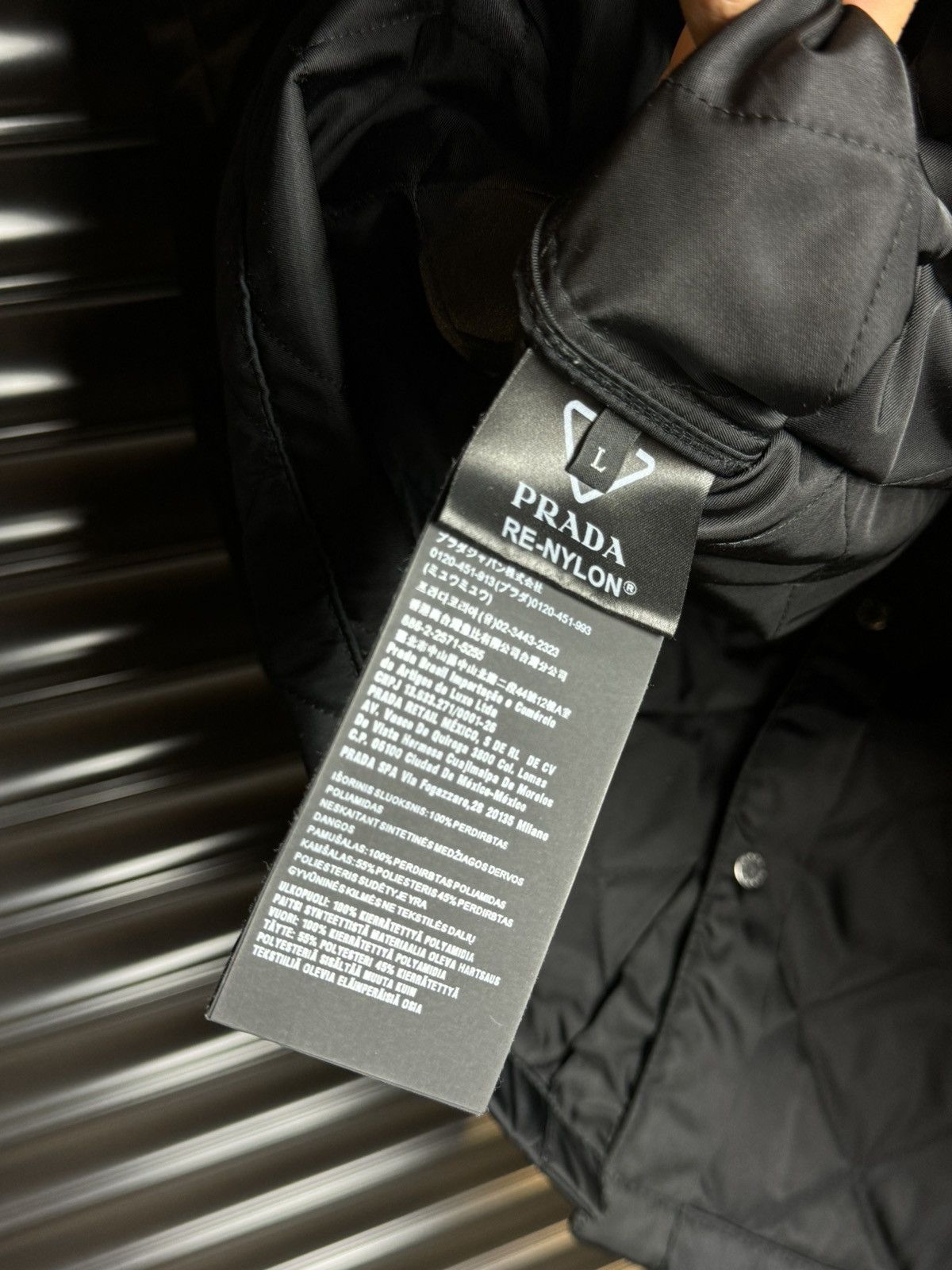 Prada Prada Re-Nylon Black Quilted Snap Jacket - Large Size US L / EU 52-54 / 3 - 7 Thumbnail