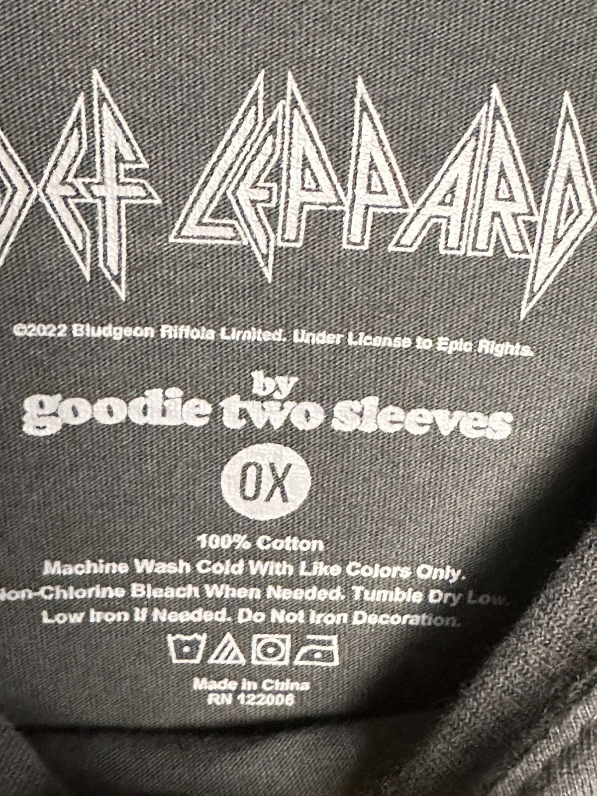Band Tees Womans Def Leppard graphic tee with double sleeve design Size XXL / US 16-18 / IT 52-54 - 3 Thumbnail
