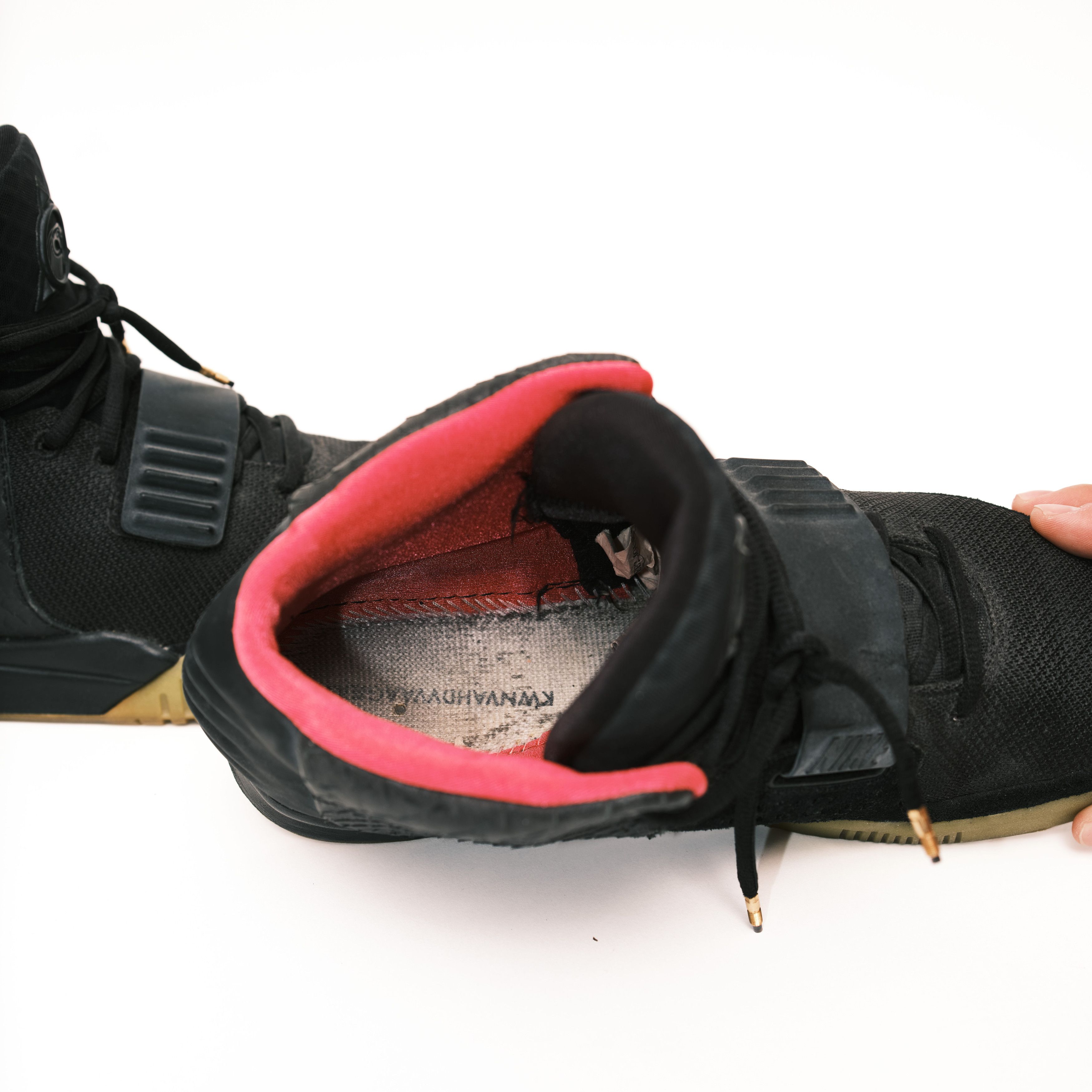Kanye West × Nike Nike Air Yeezy 2 Solar Red Size 10.5 Size US 10.5 / EU 43-44 - 12 Thumbnail