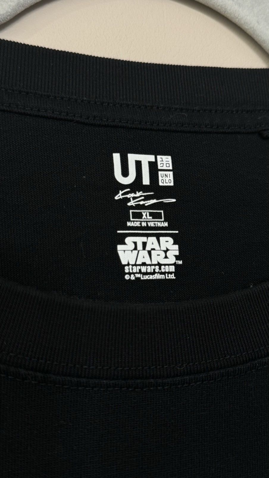 Star Wars Uniqlo x Star Wars t shirt center logo hype Size US XL / EU 56 / 4 - 3 Thumbnail